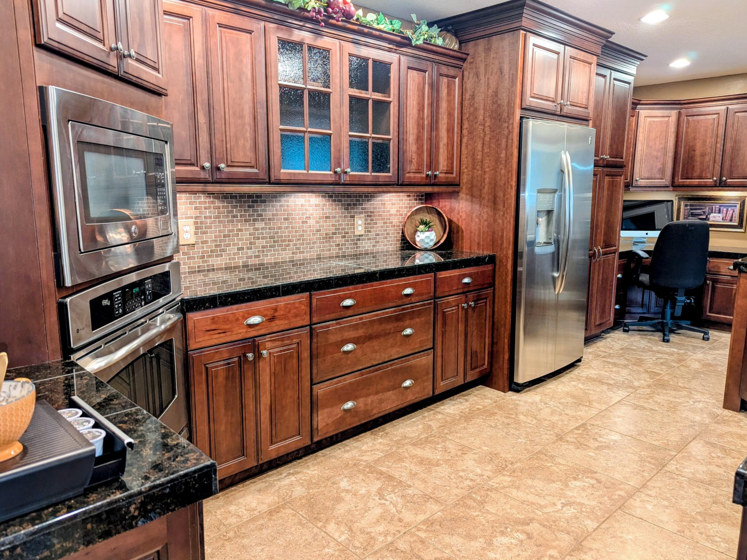 LAKE WAY VILLAS 1 - Residential