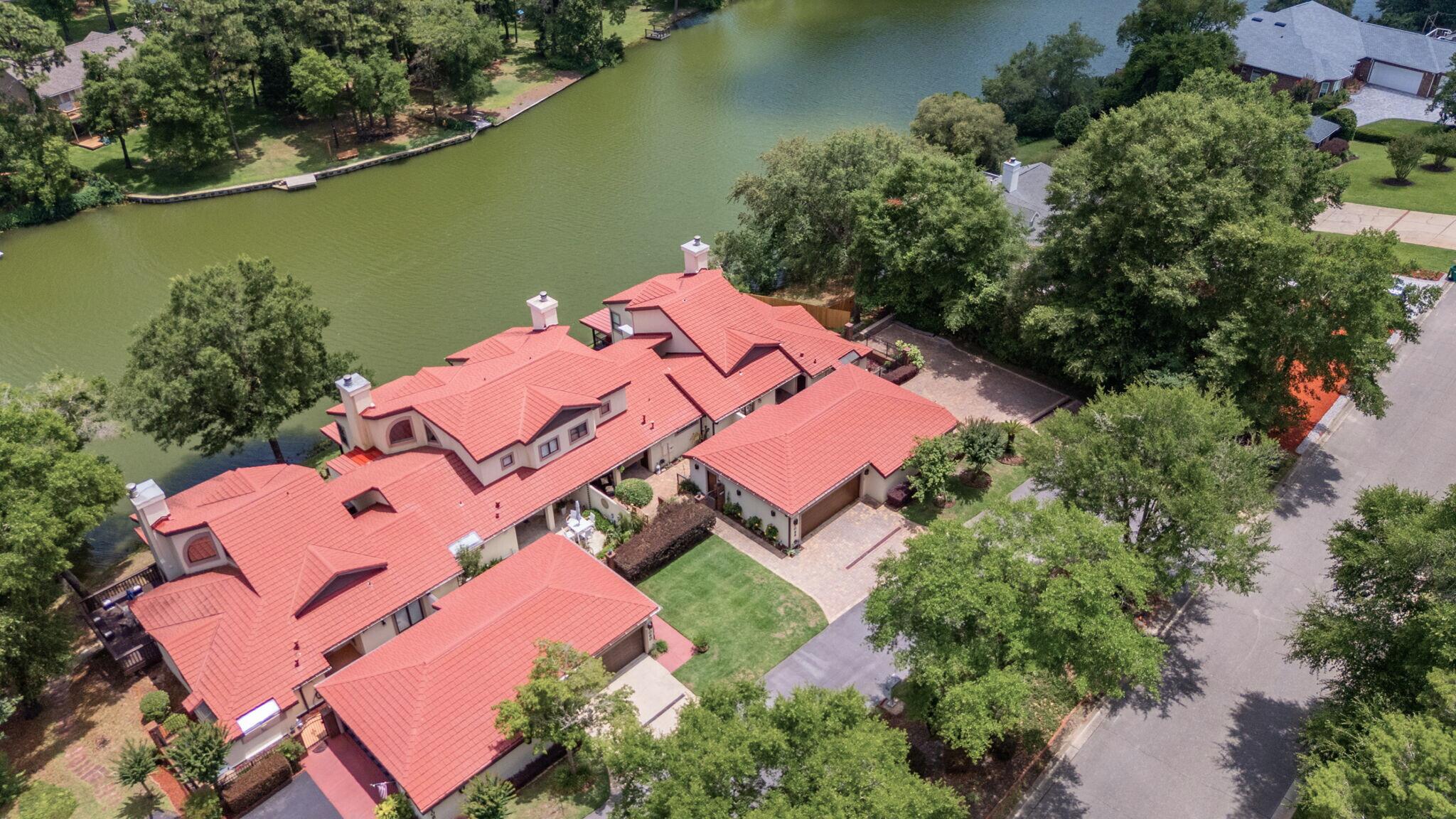 LAKE WAY VILLAS 1 - Residential