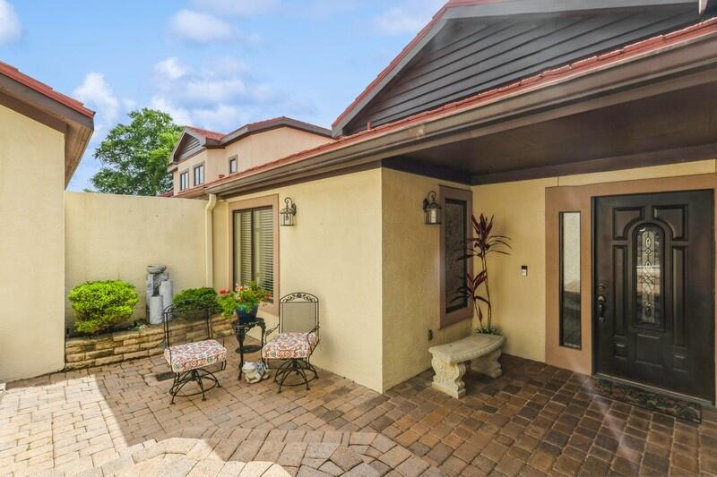 LAKE WAY VILLAS 1 - Residential