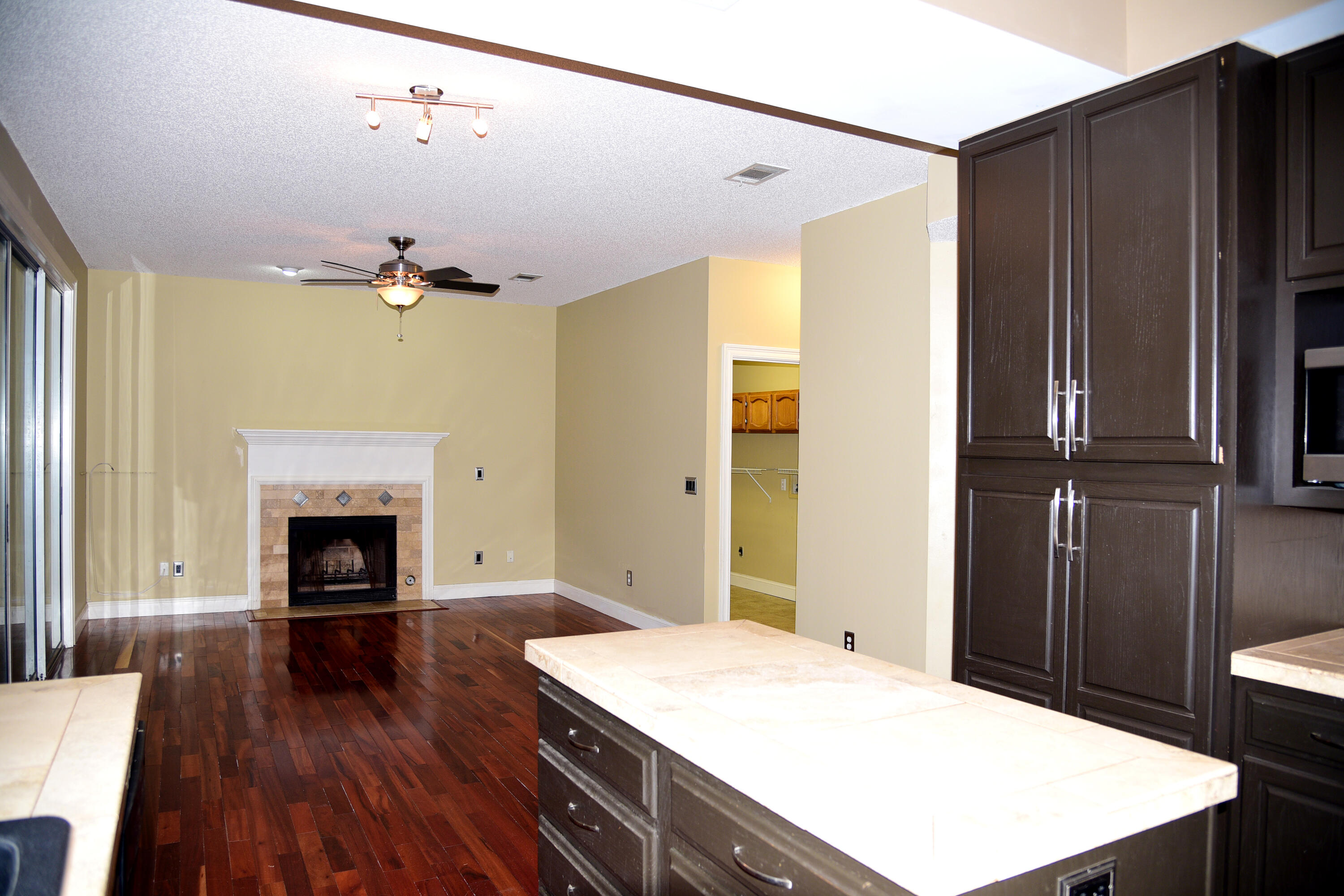 PARKWOOD ESTATES PH 1 BLUEWATER BAY - Residential