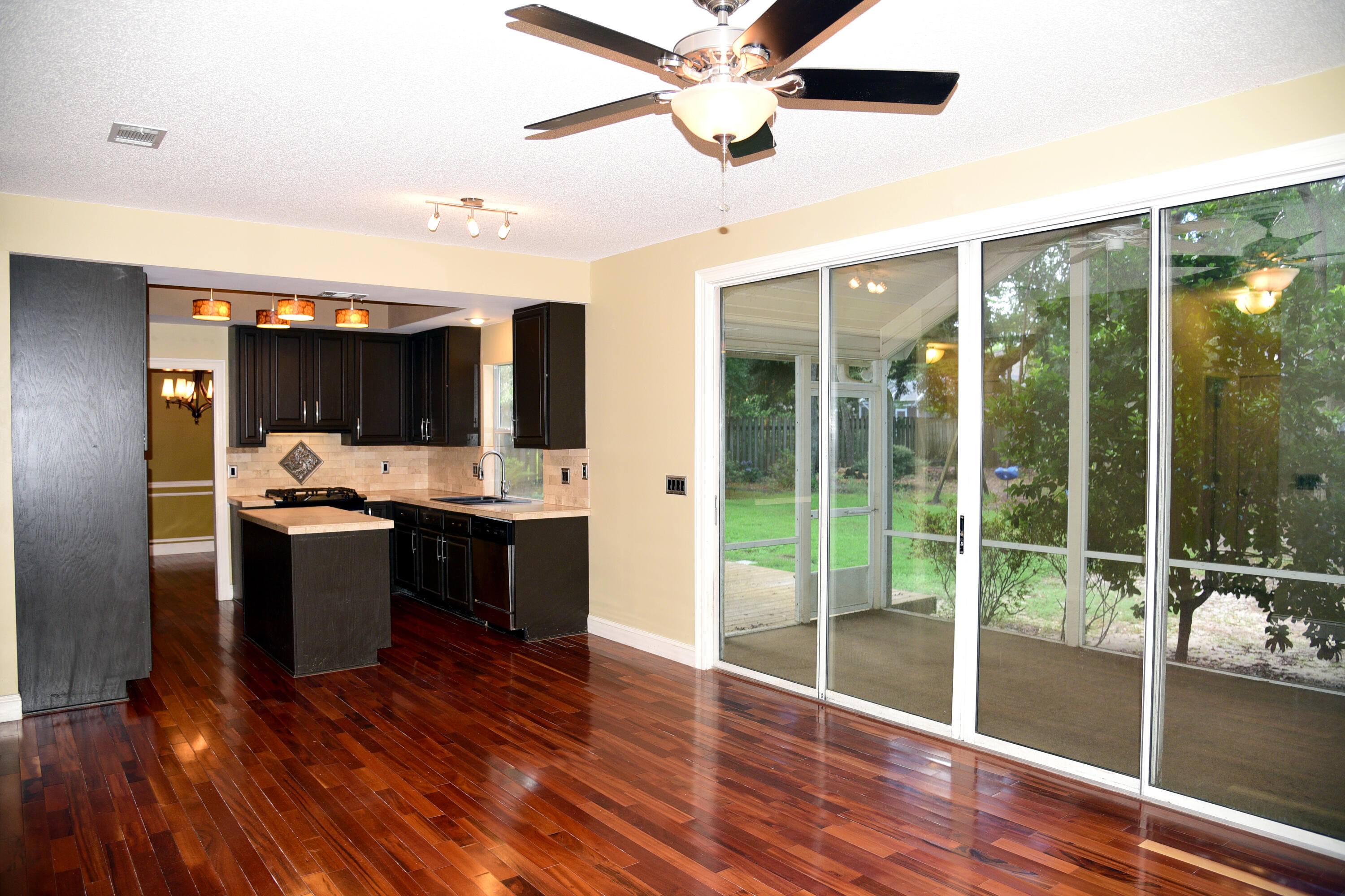 PARKWOOD ESTATES PH 1 BLUEWATER BAY - Residential