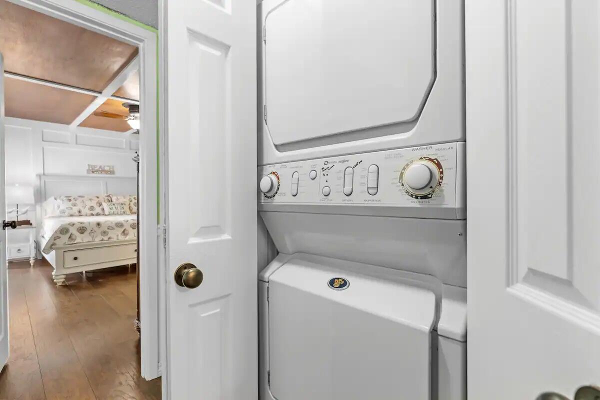 LAKEVIEW CONDO - Residential