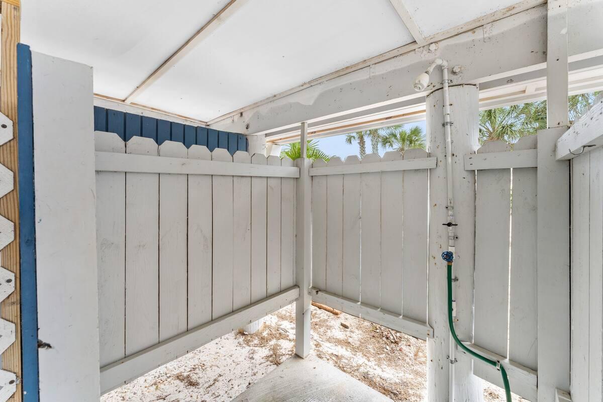 LAKEVIEW CONDO - Residential