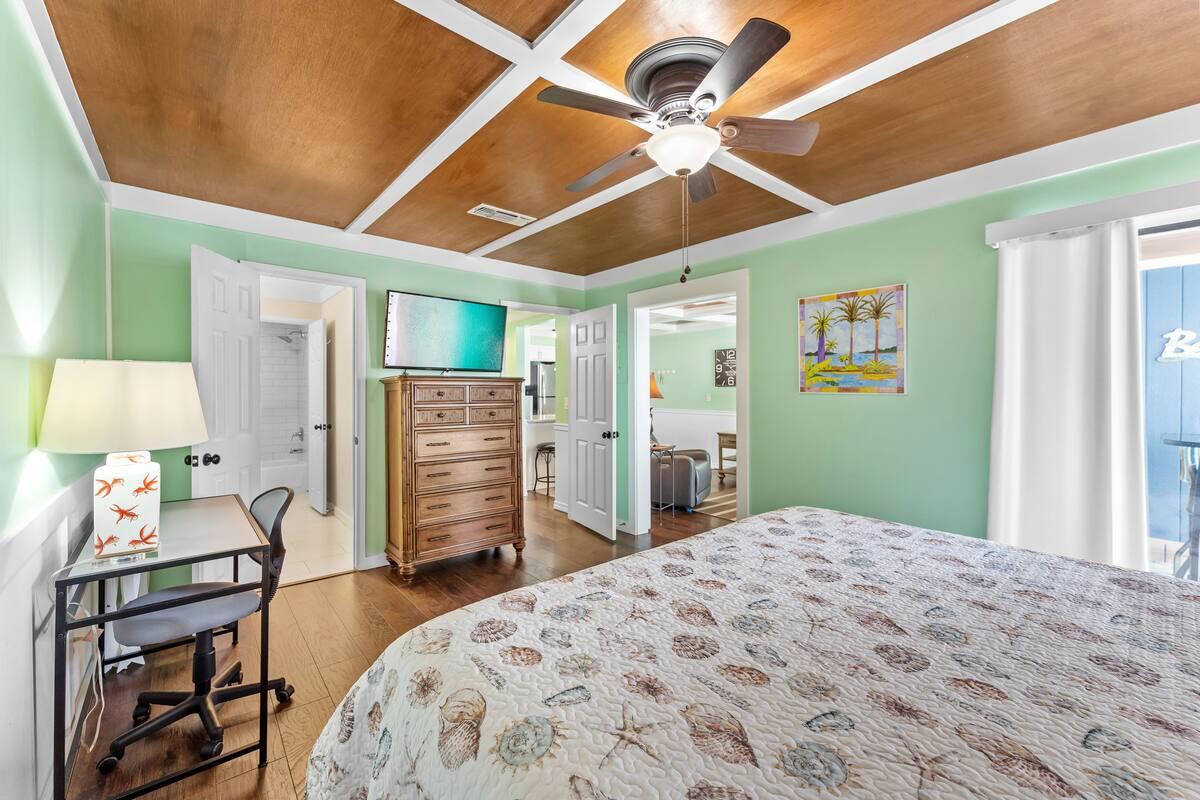 LAKEVIEW CONDO - Residential