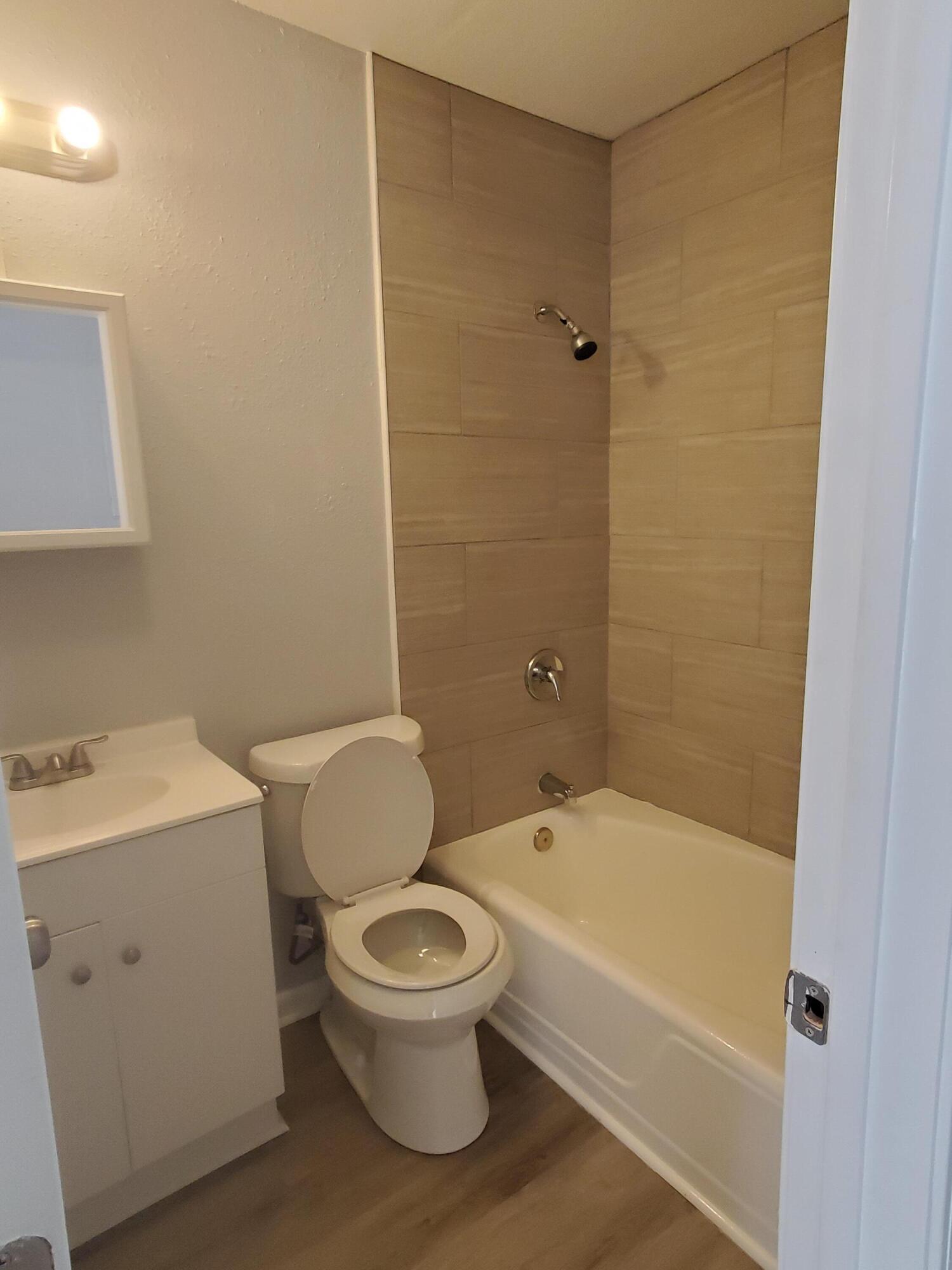 SEABREEZE 4TH ADDN - Residential Lease