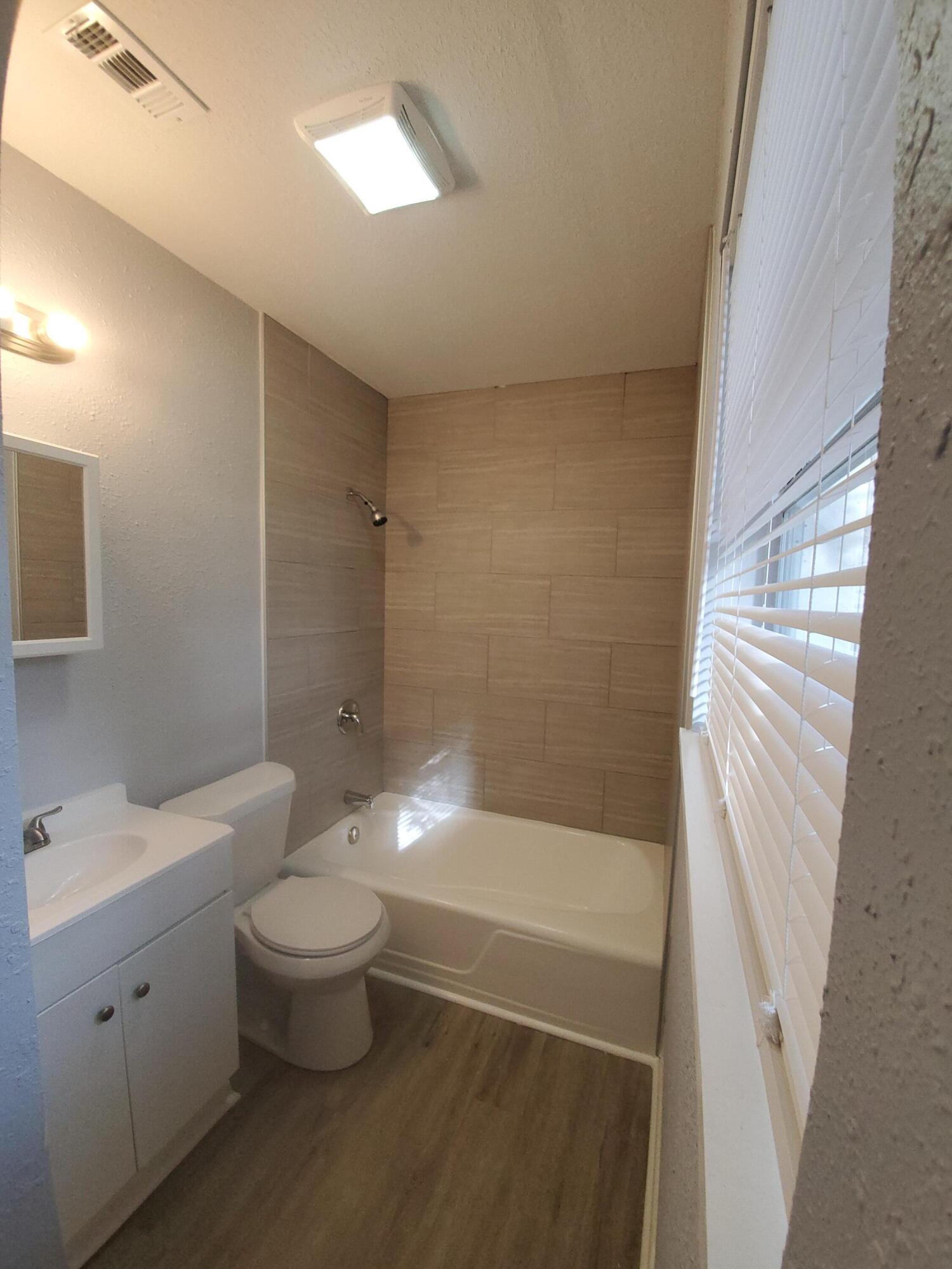 SEABREEZE 4TH ADDN - Residential Lease