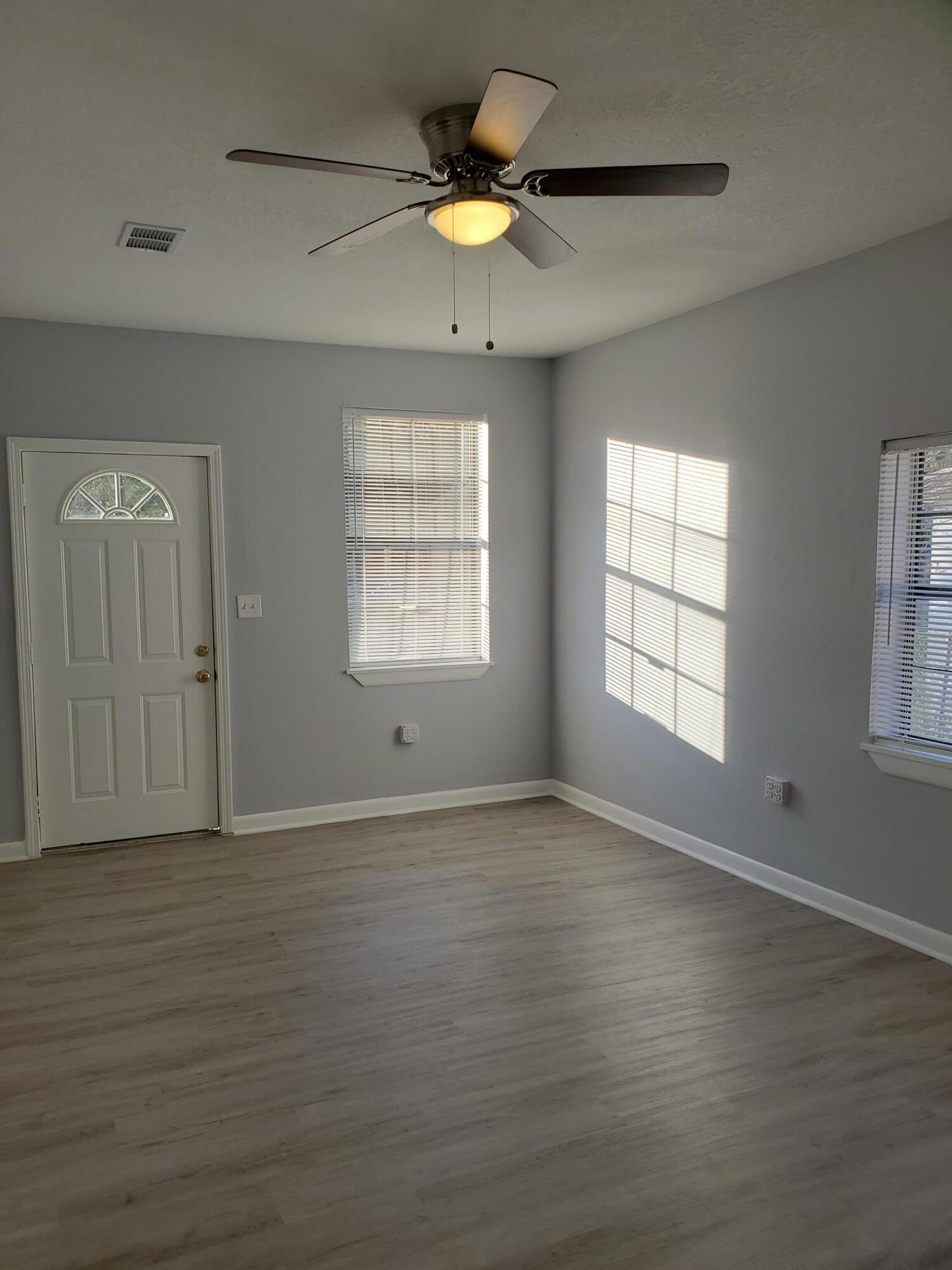 SEABREEZE 4TH ADDN - Residential Lease