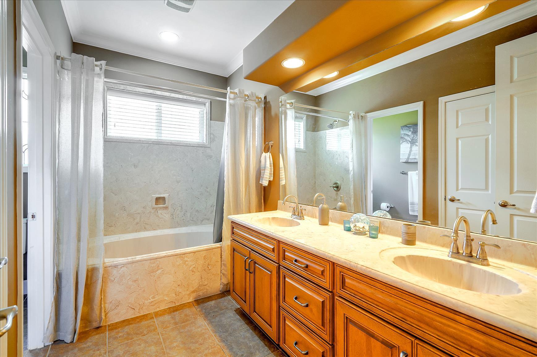 BAYSHORE PLACE PH 1 - Residential