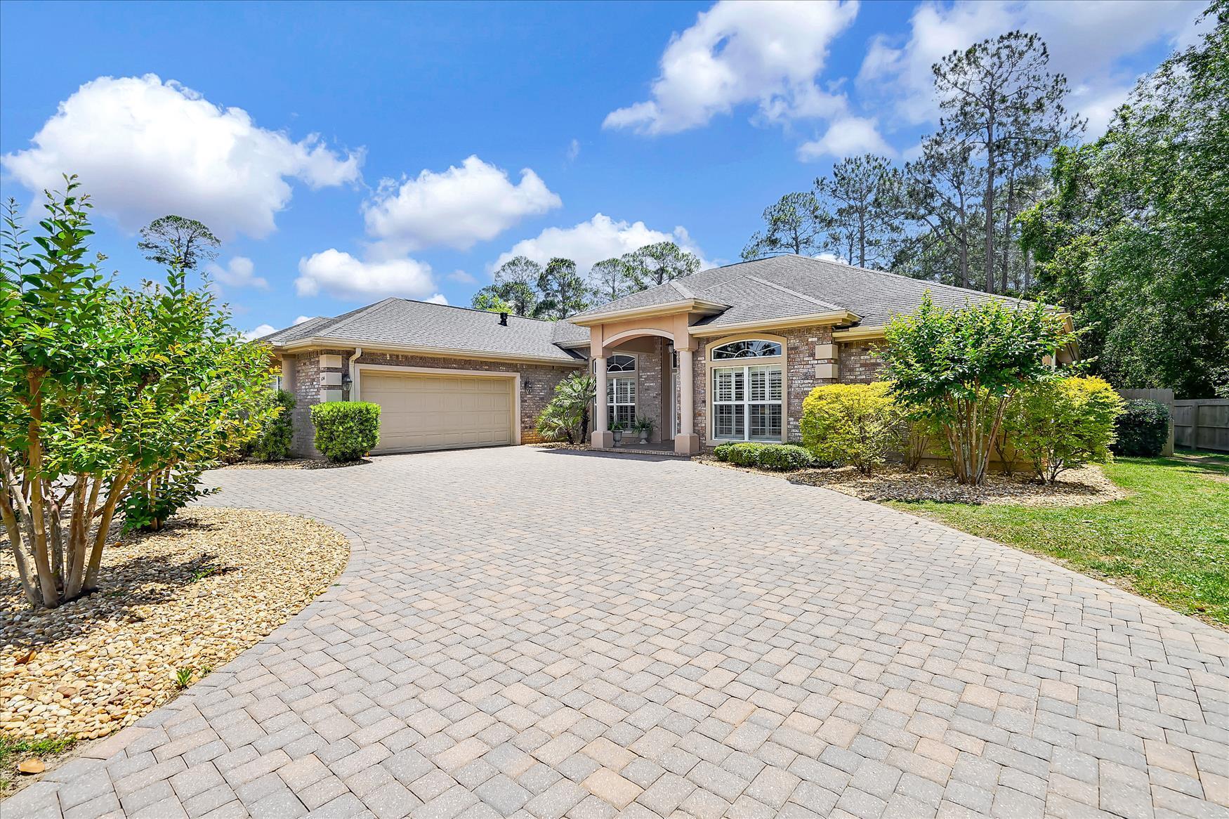Beautiful custom built pool home by Gary Miller. Master ensuite has two walk in closets. The circle drive makes it easy to get in and out of the driveway and for entertaining. There is a work out room that could be used for a 4th bedroom, the possibilities are endless. Did we mention the beautiful covered pool and amazing chef's kitchen? You do not want to miss out on this home! Schedule your showing with your favorite realtor today!