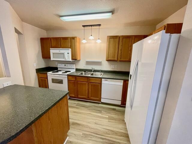 SHADY OAKS - Residential Lease