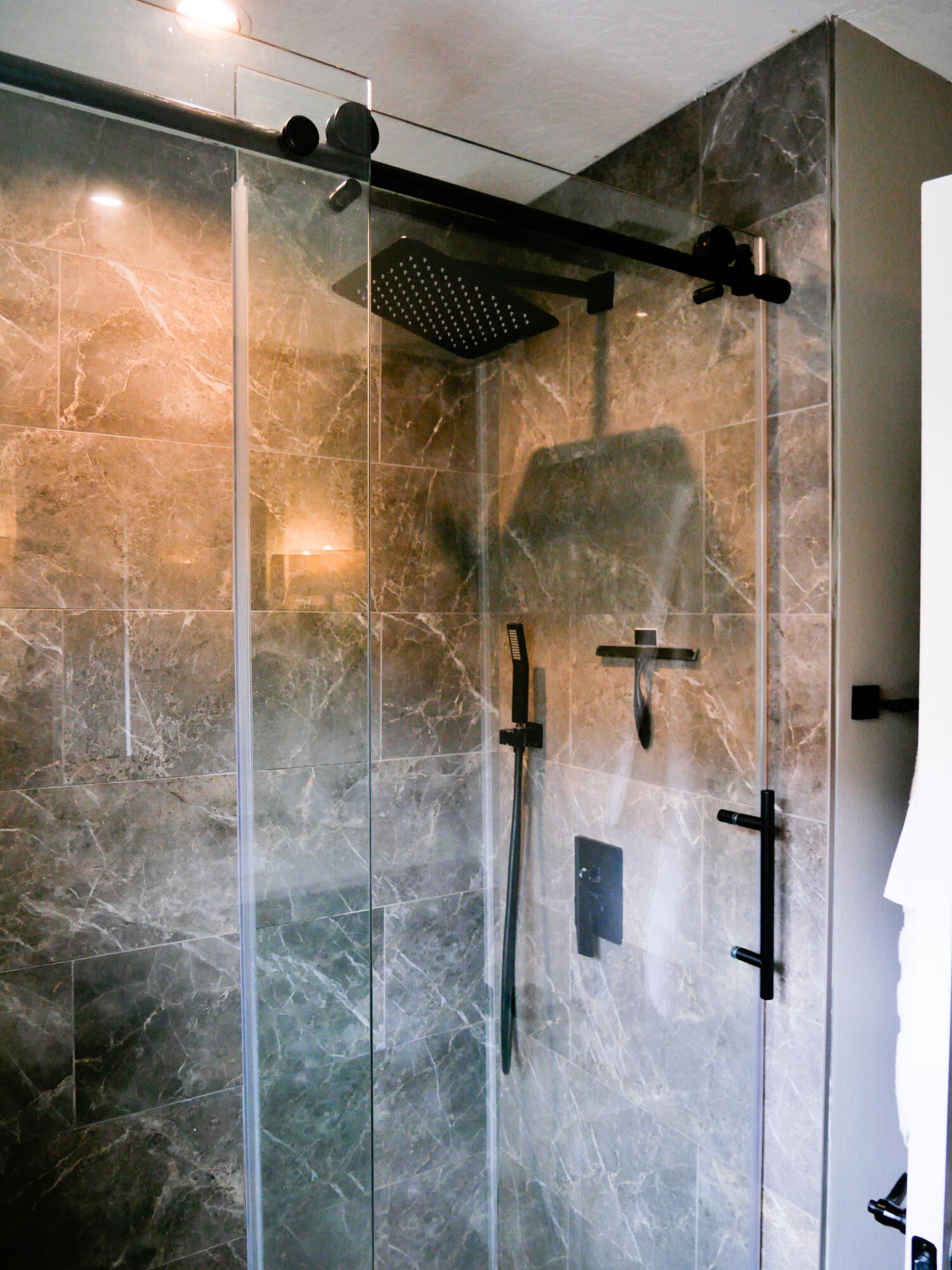 SEQUOIA ESTATES PH I LOT 6 BLK A - Residential