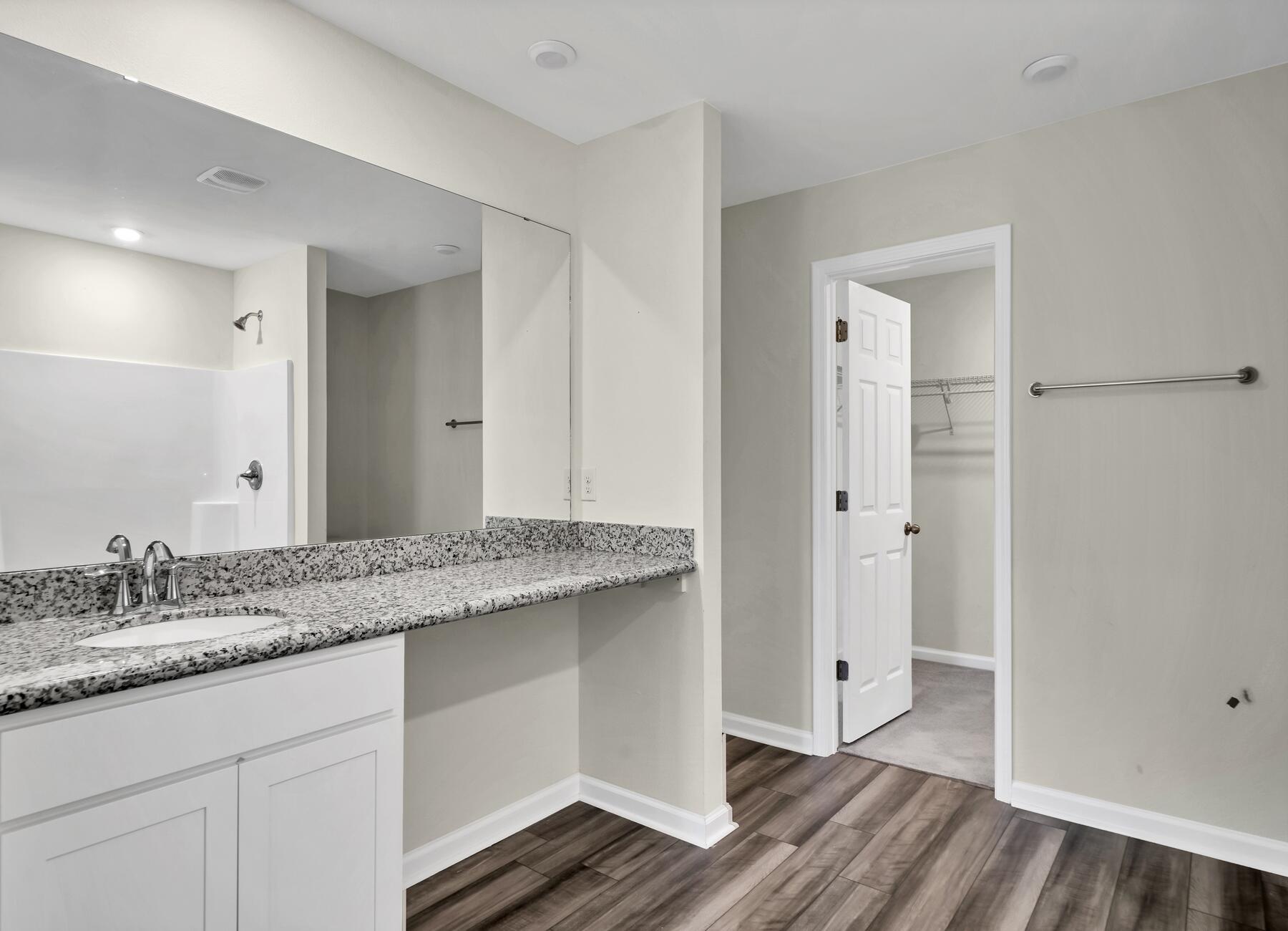 RIVERWALK PH I - Residential Lease