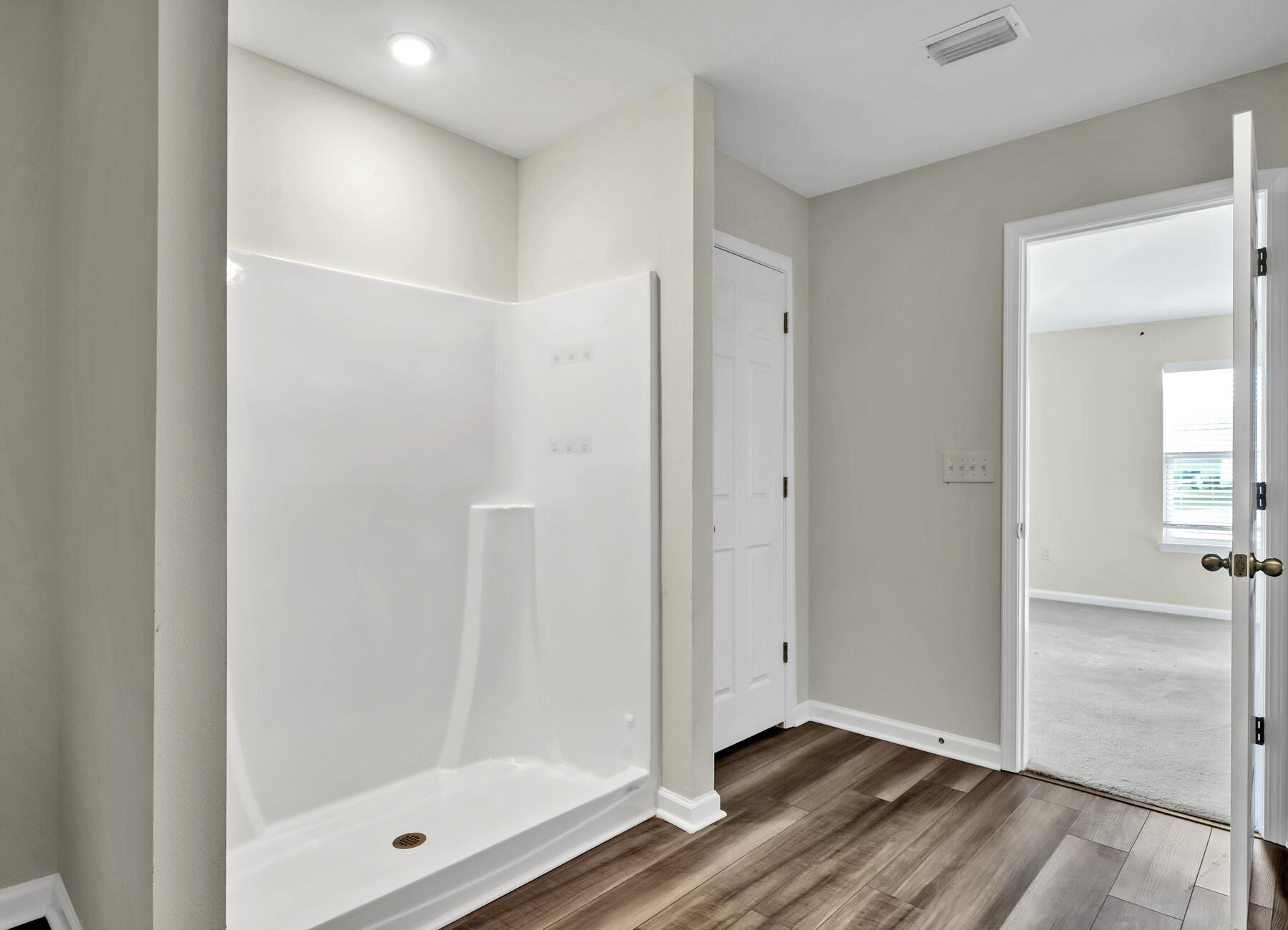 RIVERWALK PH I - Residential Lease