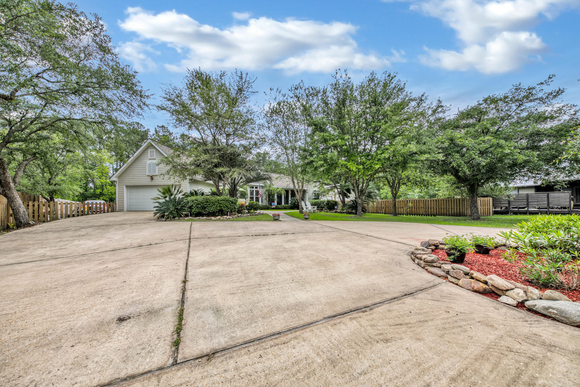 NO RECORDED SUBDIVISION - Residential