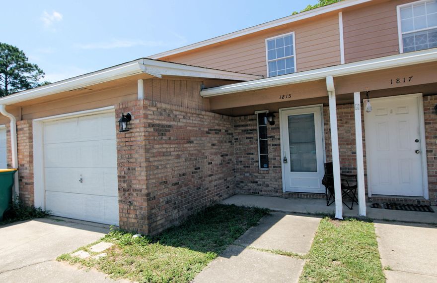 Rarely do You Find a Townhome in Town With 3 Bedrooms, 2 Bathrooms, a Garage, AND No HOA! There is Plenty of Living Space in the Generously Sized Living/Dining Room. The Kitchen has a Breakfast Bar and is Adjacent to the Dining Area. The Backyard is Privacy Fenced and has a Back Gate.  Must See! Buyer to verify all measurements and pertinent information.  Roof 1 year.  No survey.  Seller has no knowledge; no seller disclosure.