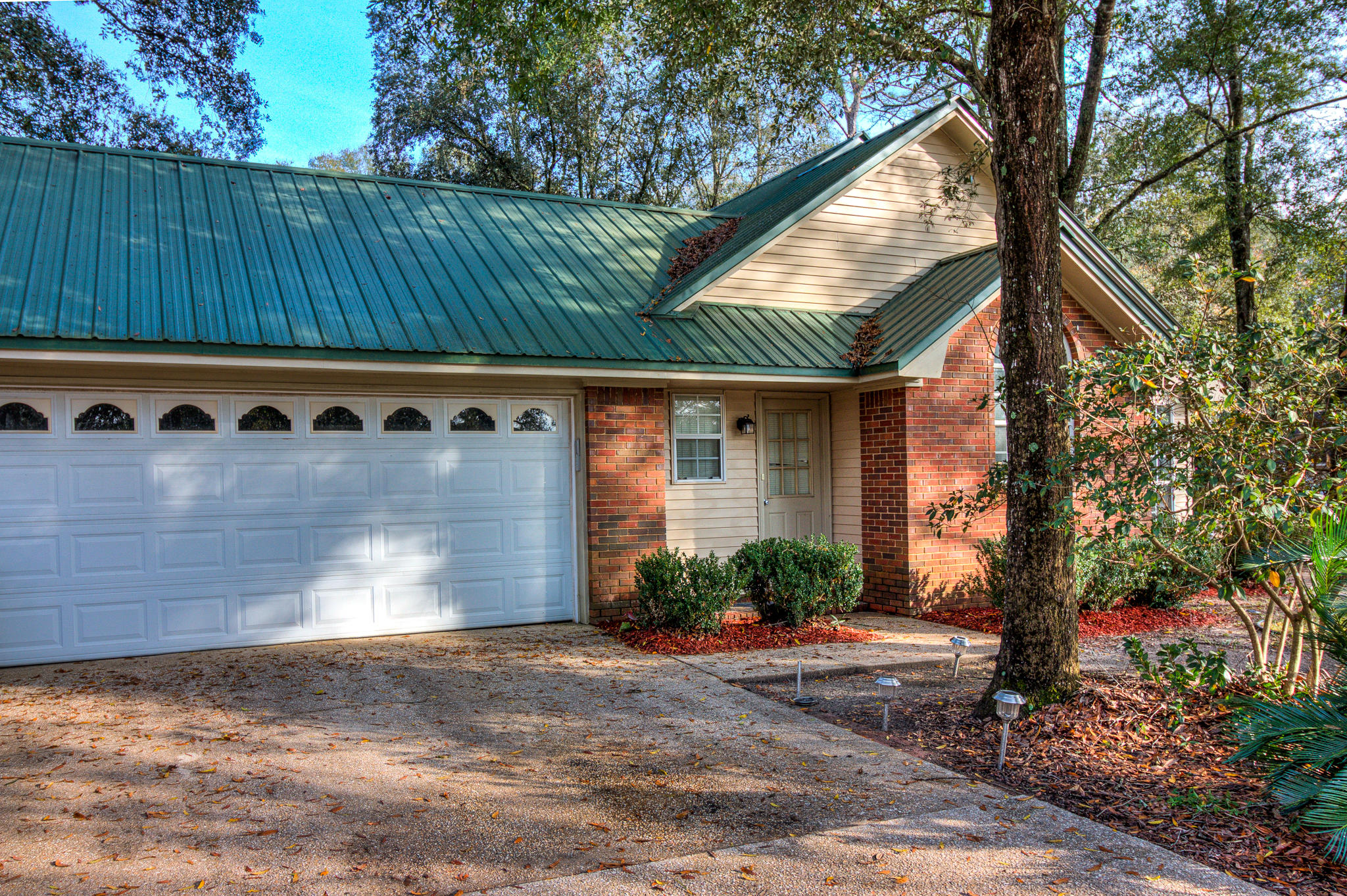 SAVANNAH OAKS LOT 1 - Residential