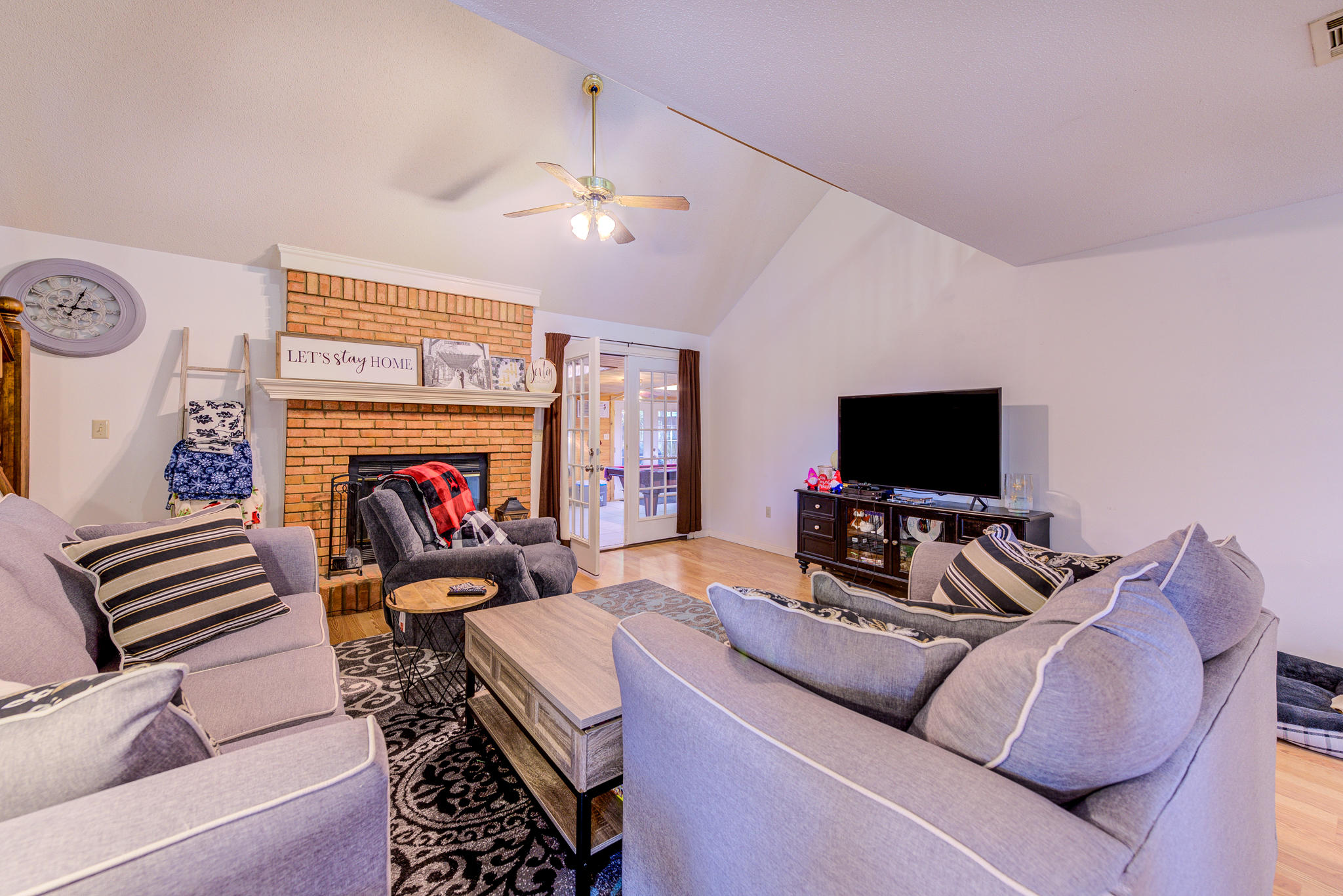 SAVANNAH OAKS LOT 1 - Residential