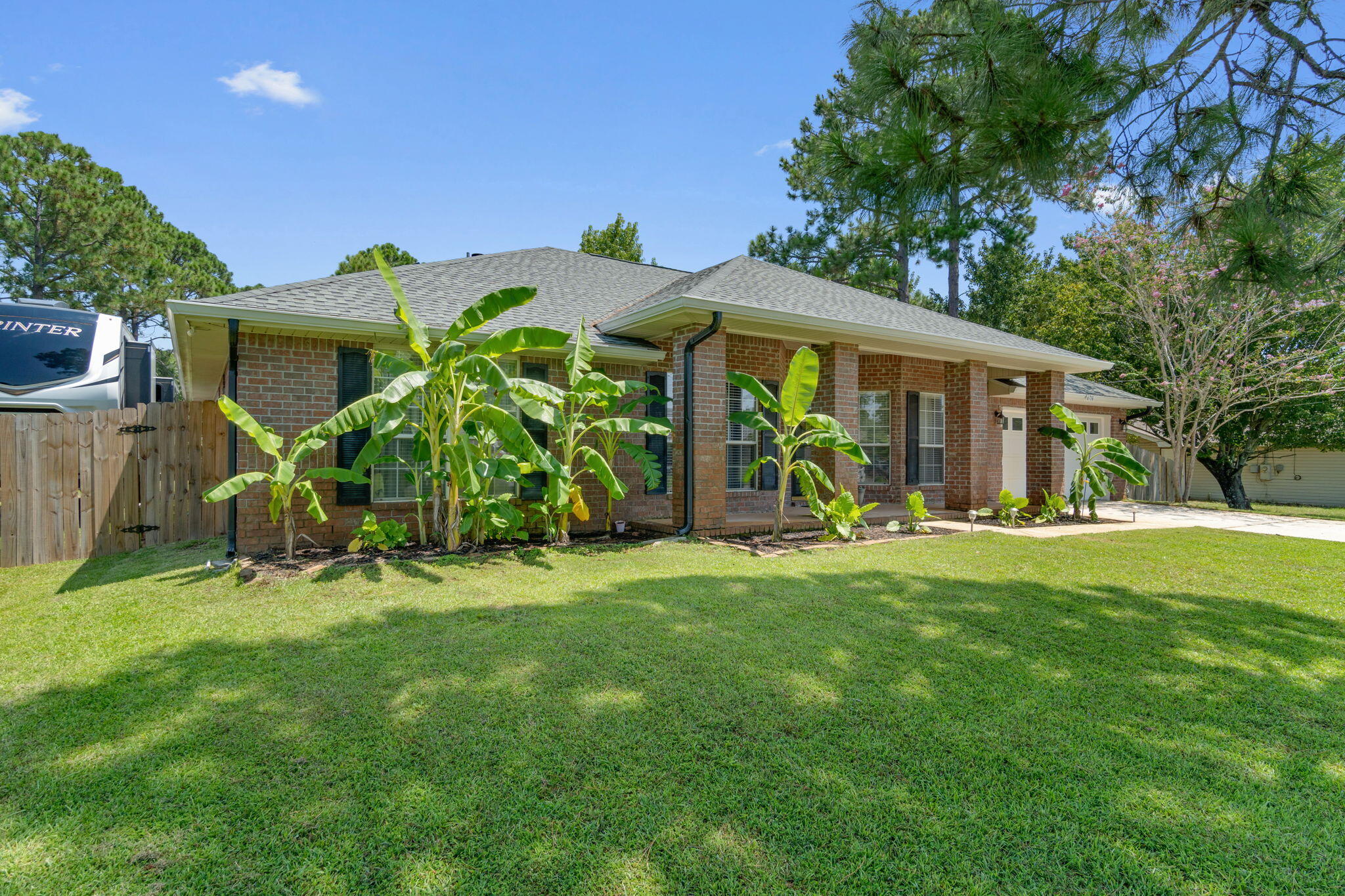 HOLLEY BY THE SEA - Residential