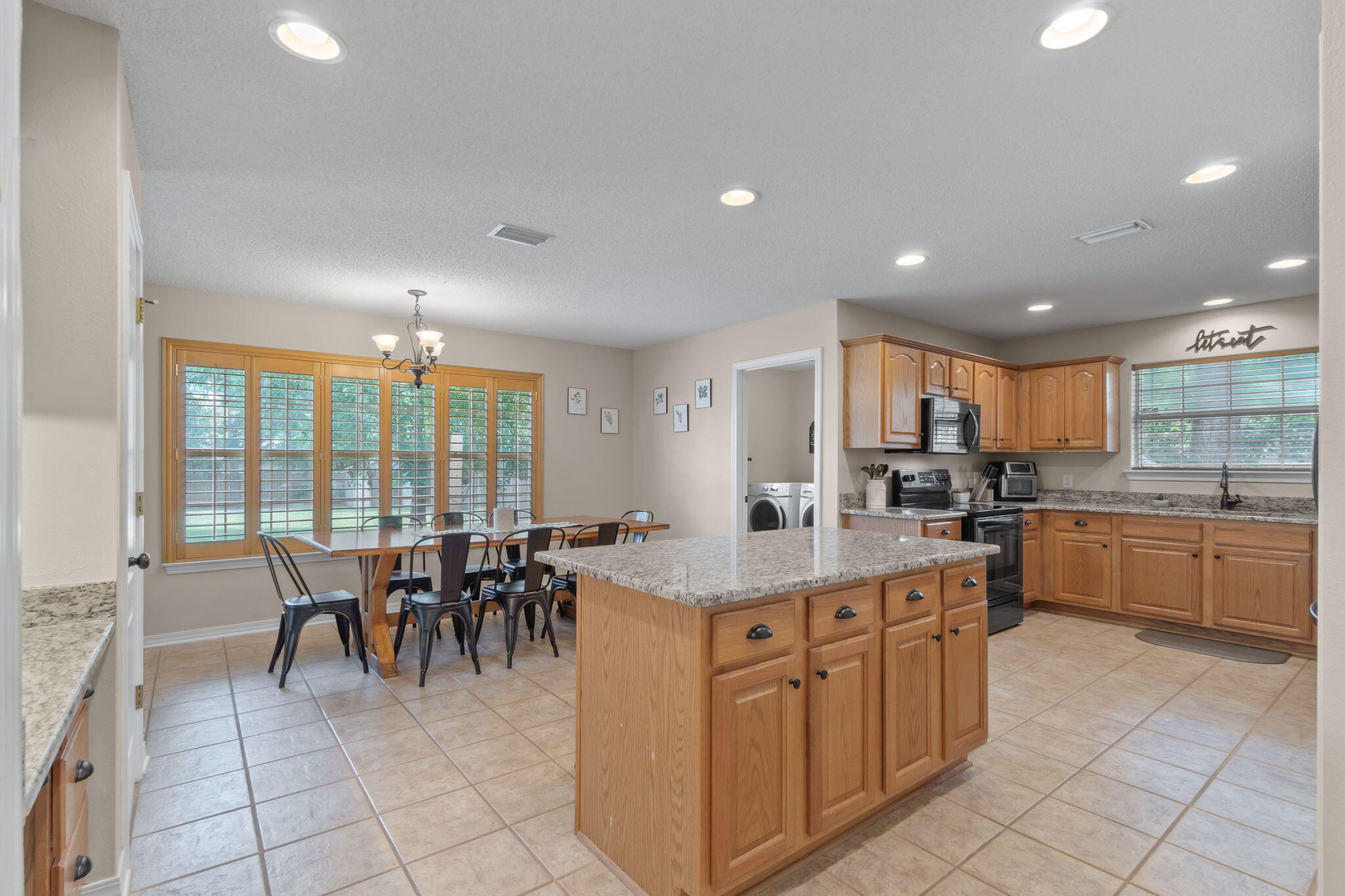 HOLLEY BY THE SEA - Residential