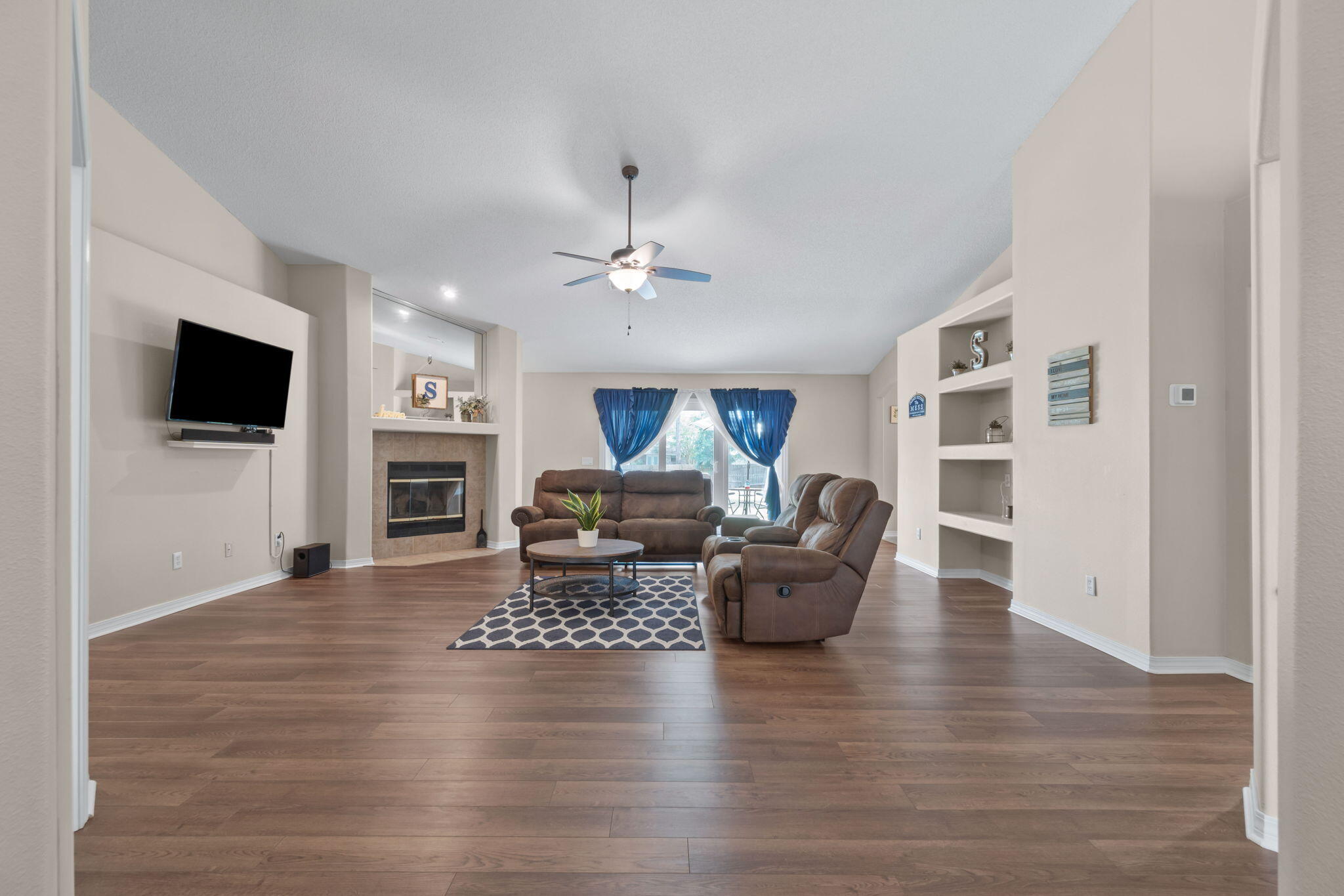 HOLLEY BY THE SEA - Residential