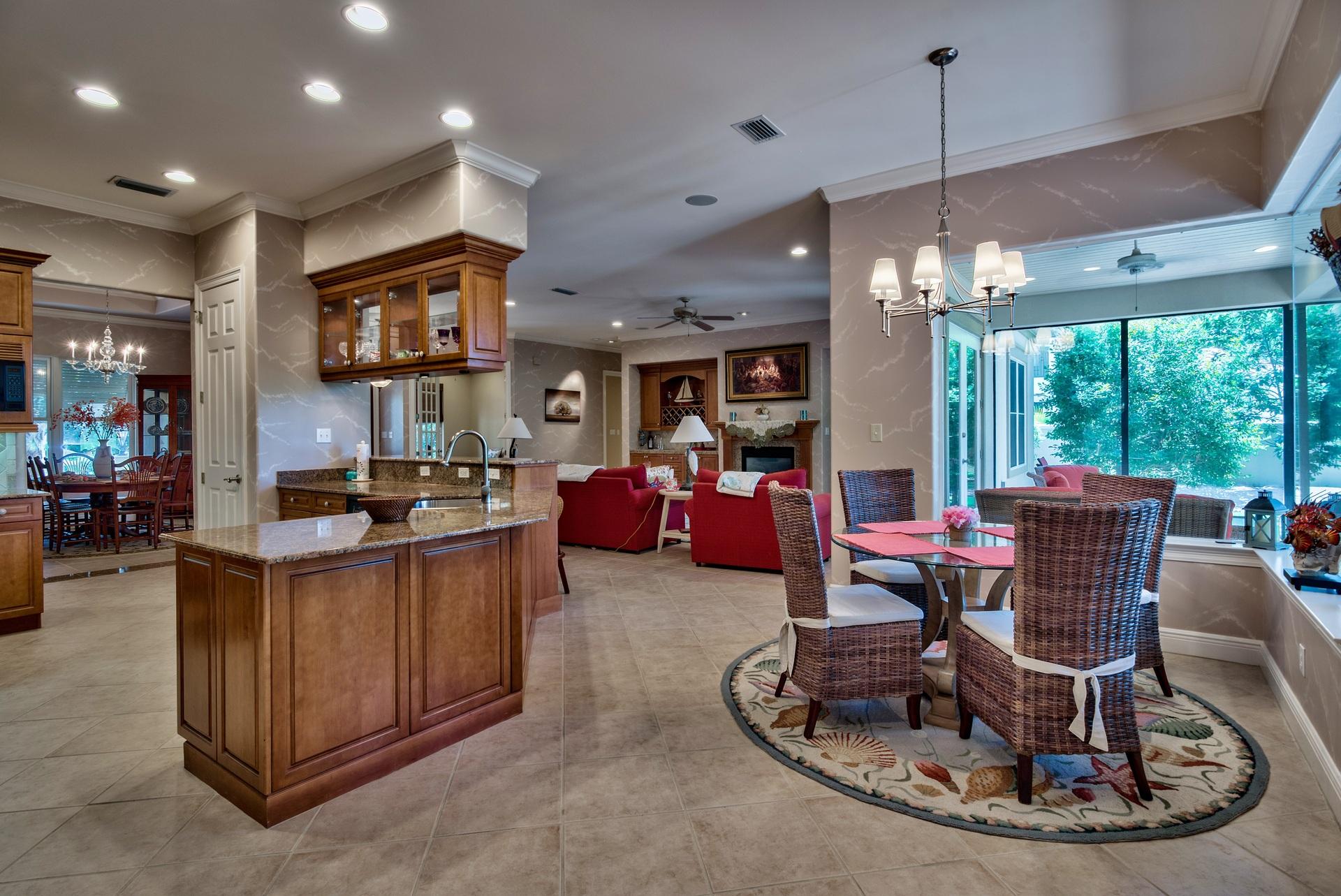 BAYTOWNE AVE EAST - Residential