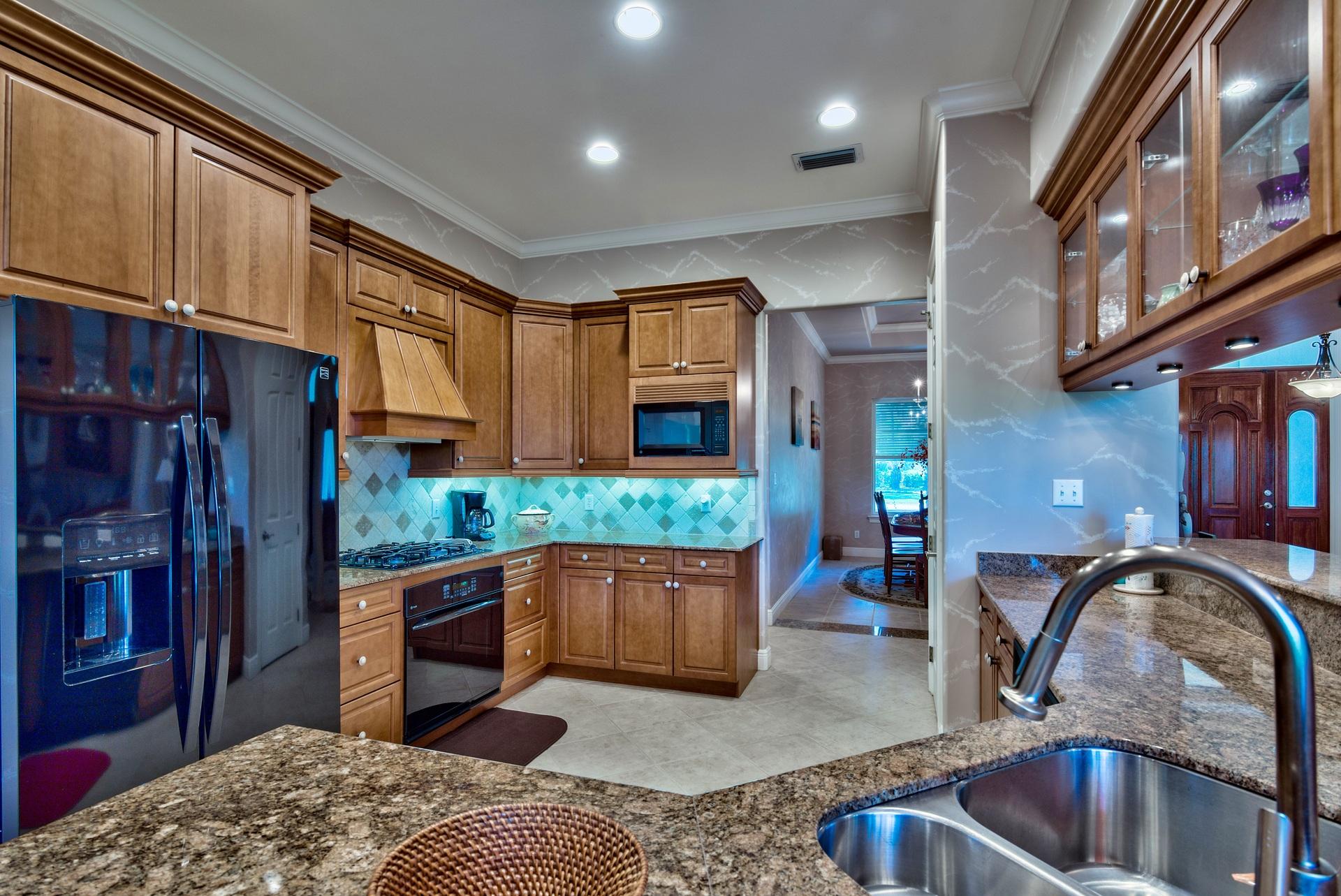 BAYTOWNE AVE EAST - Residential