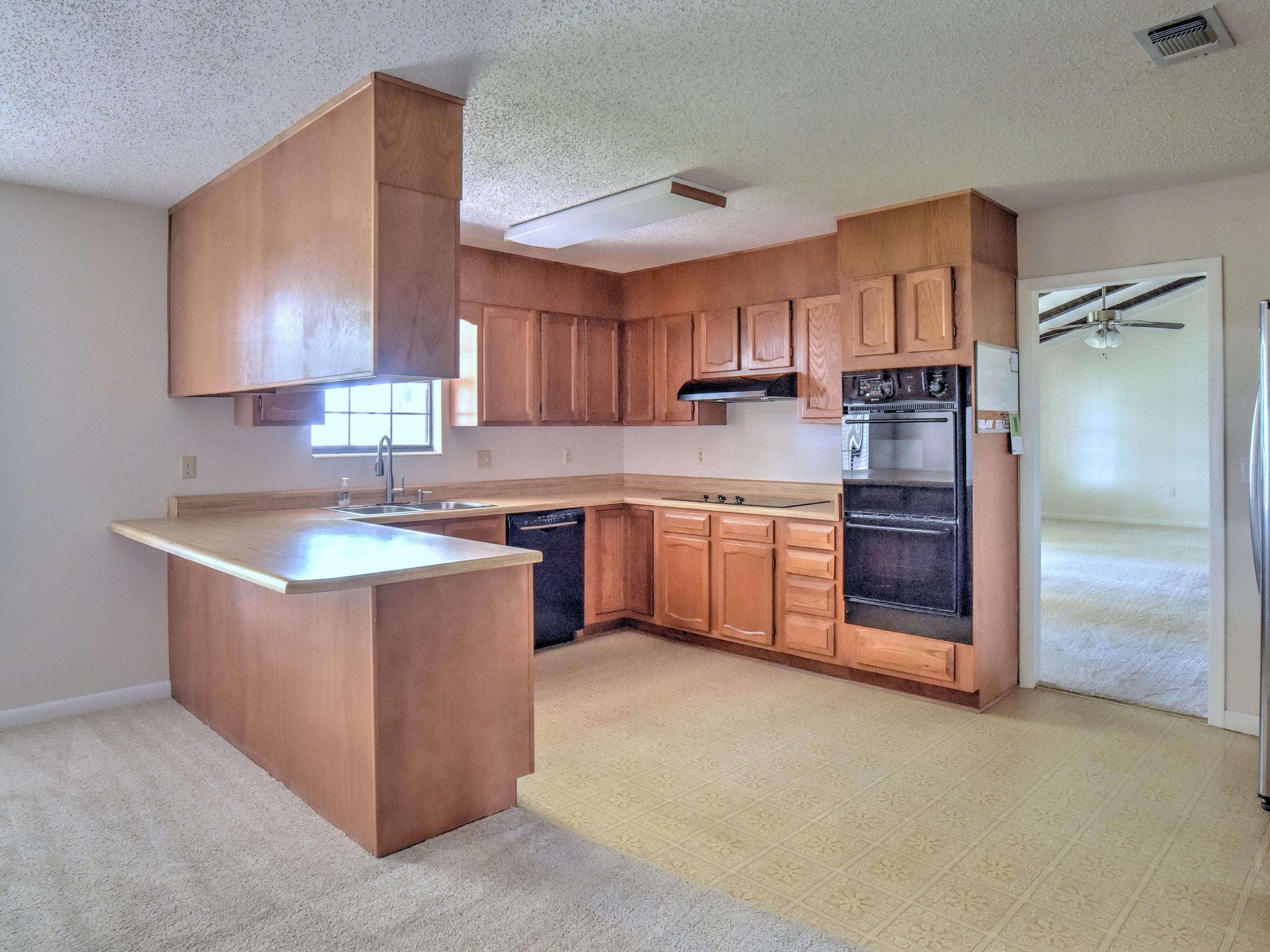 RAINTREE ESTATES - Residential Lease