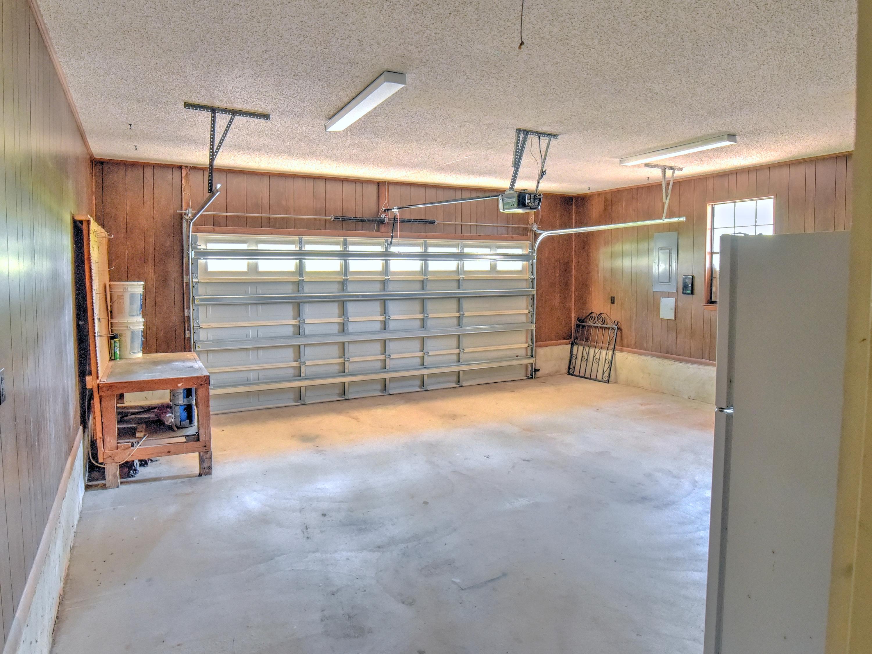 RAINTREE ESTATES - Residential Lease