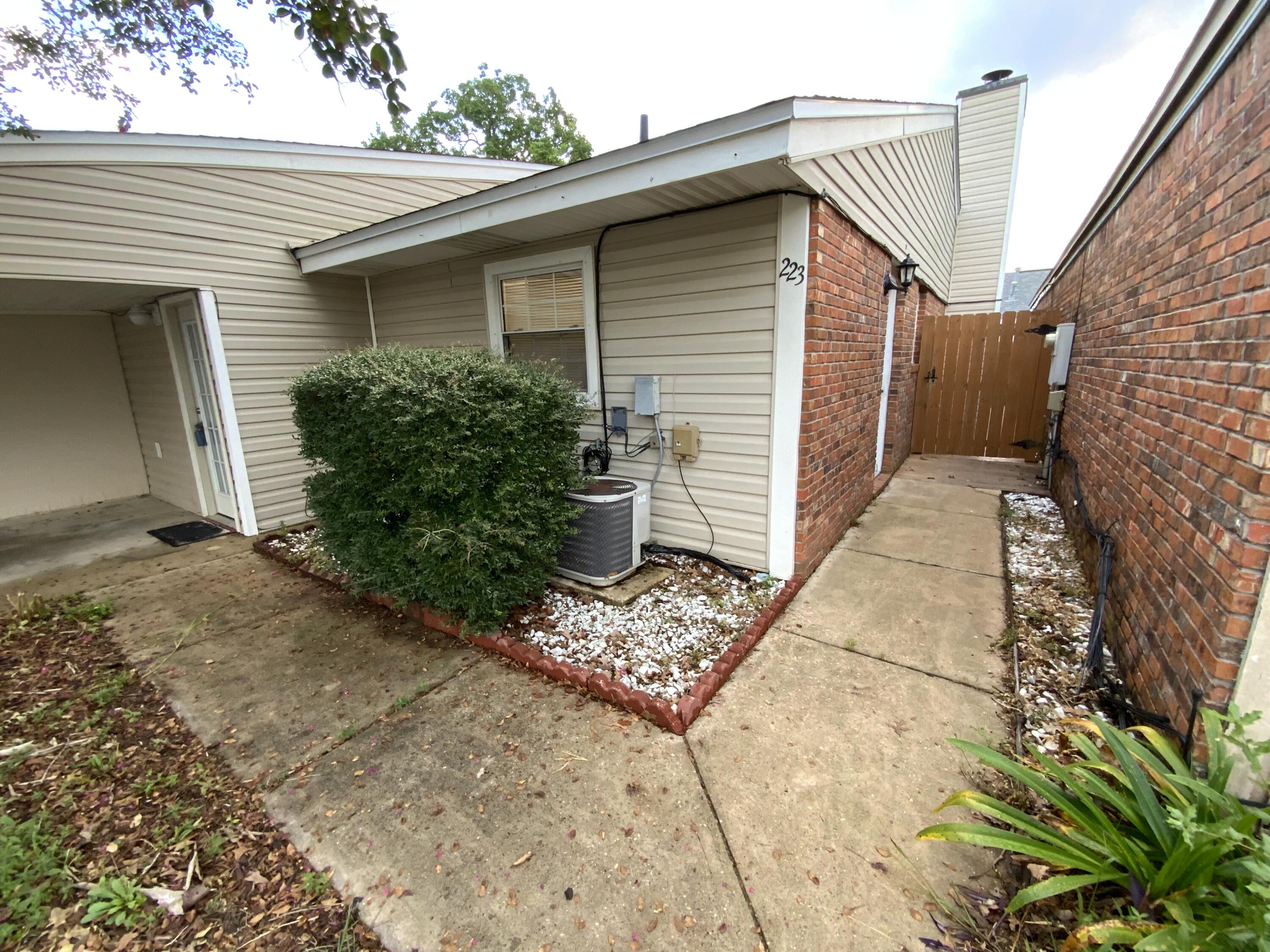 INDIAN OAKS - Residential Lease