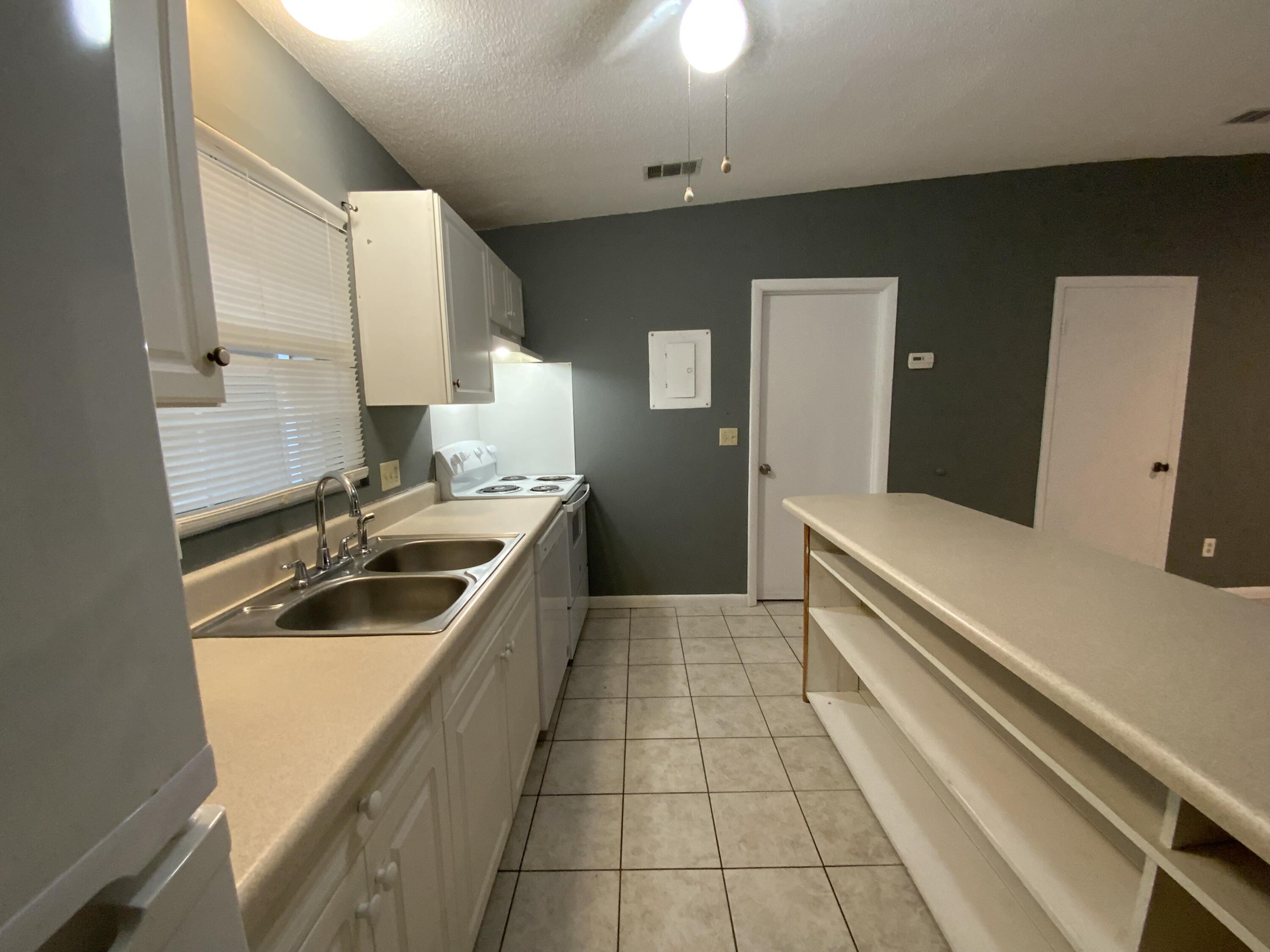 INDIAN OAKS - Residential Lease
