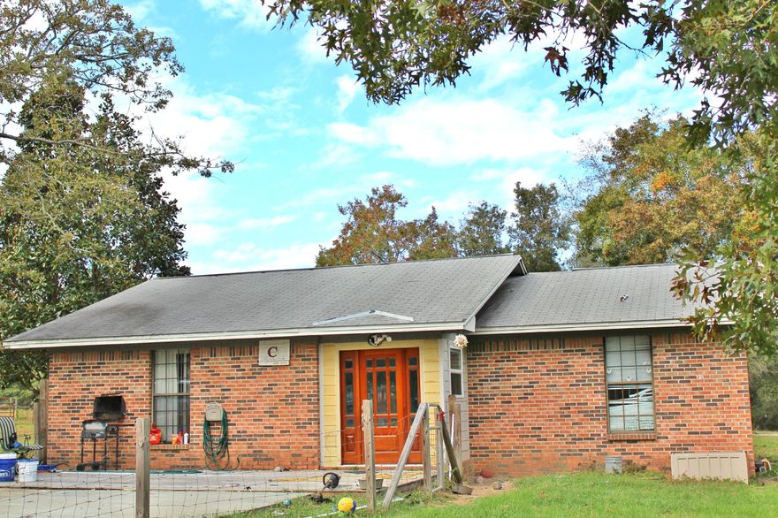 Seller will pay $5000 towards Buyer's closing costs with acceptable full price offer! Brick one story three bedroom ranch located in a private cul-de-sac in an established neighborhood that is located conveniently to schools. This home features an open floor plan with the large living room, dining area and kitchen located within the same room. All three bedrooms and bathrooms are located off of one hall way. Spacious fenced in back yard with a shed for your storage needs. Schedule your private showing today!!!