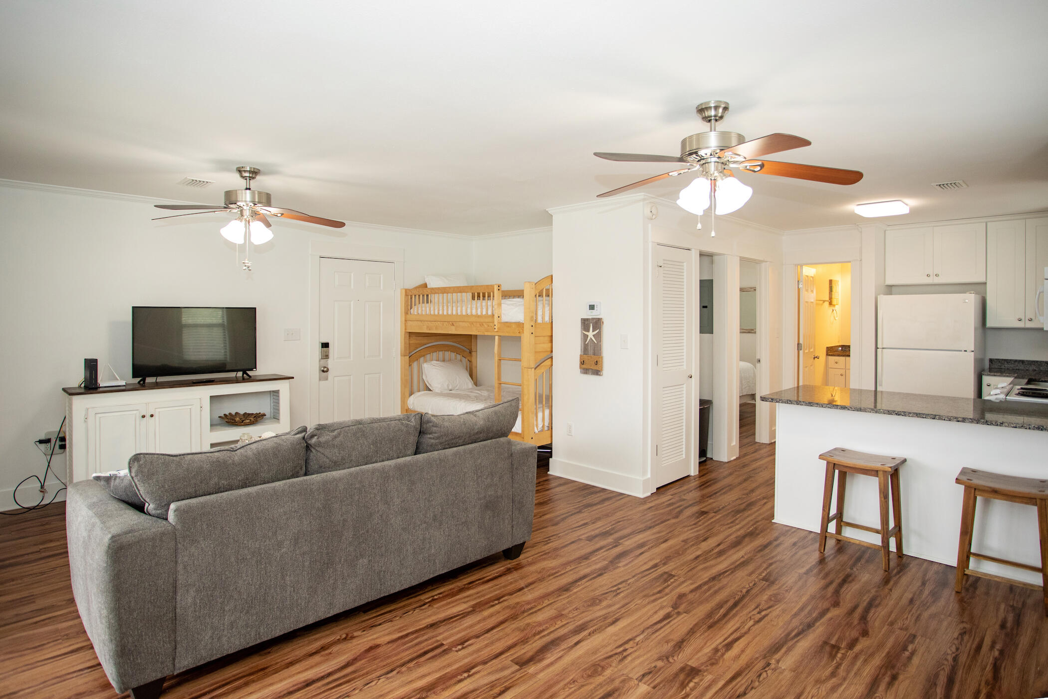 BEACHWOOD VILLAS CONDO - Residential