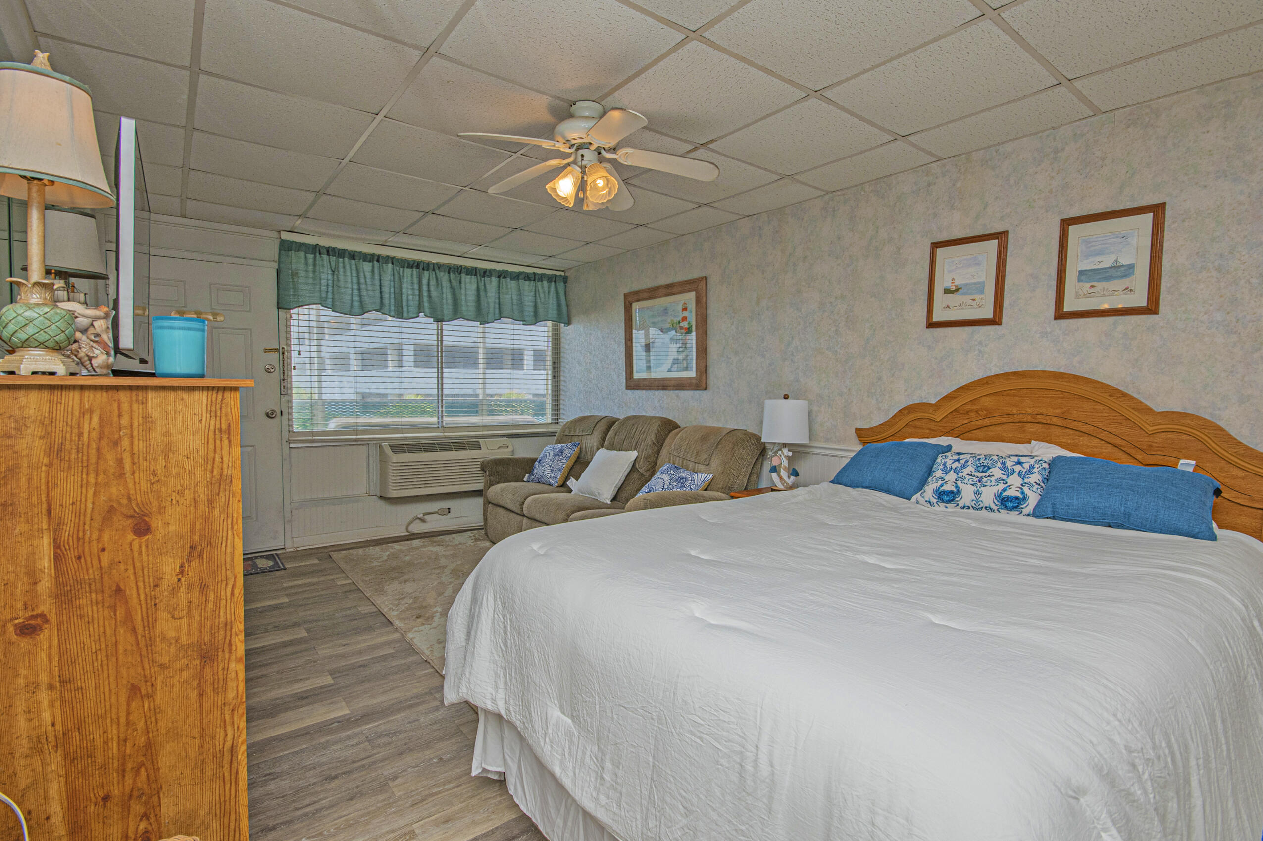 Fontainebleau Terrace - Residential