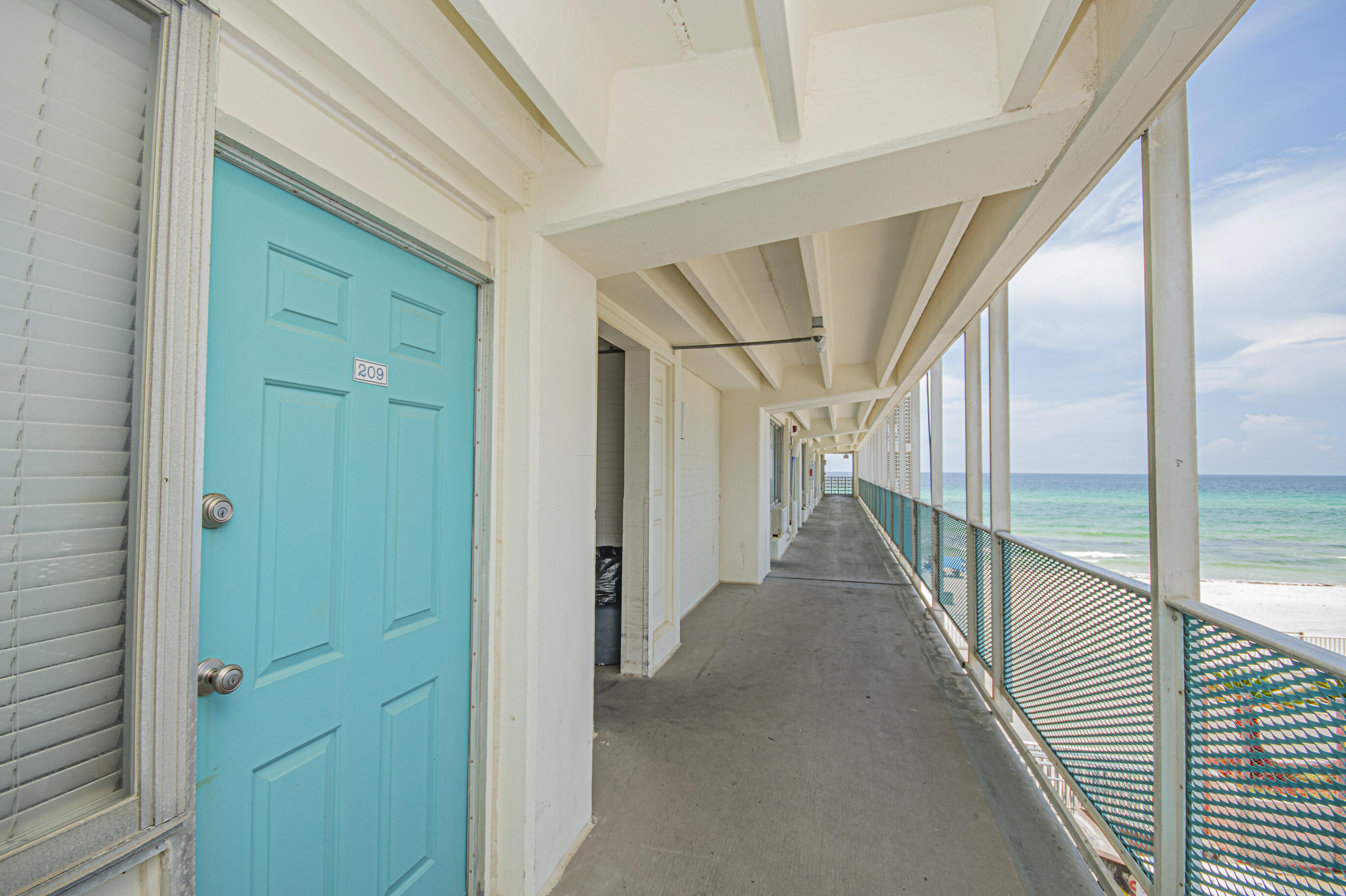 Fontainebleau Terrace - Residential