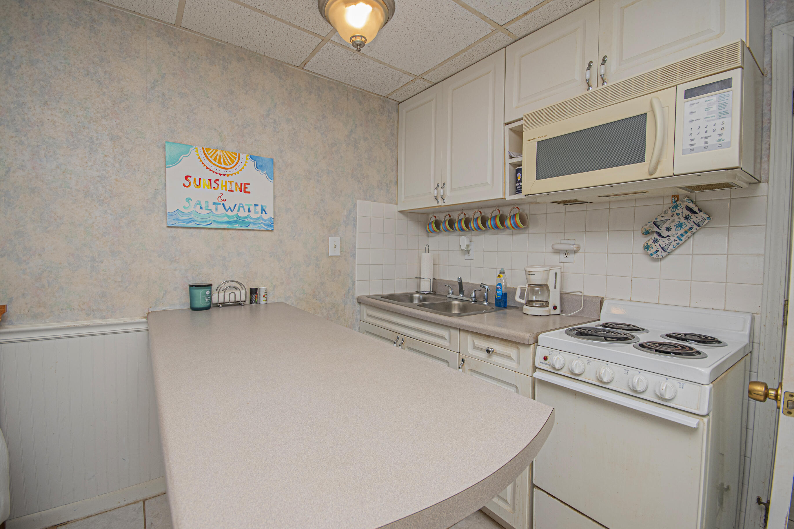 Fontainebleau Terrace - Residential