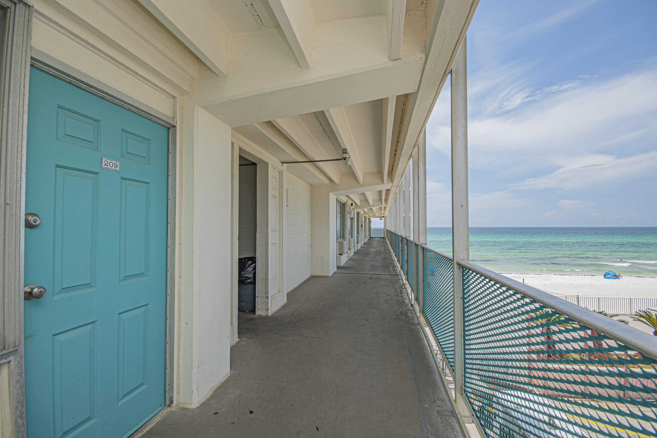 Fontainebleau Terrace - Residential