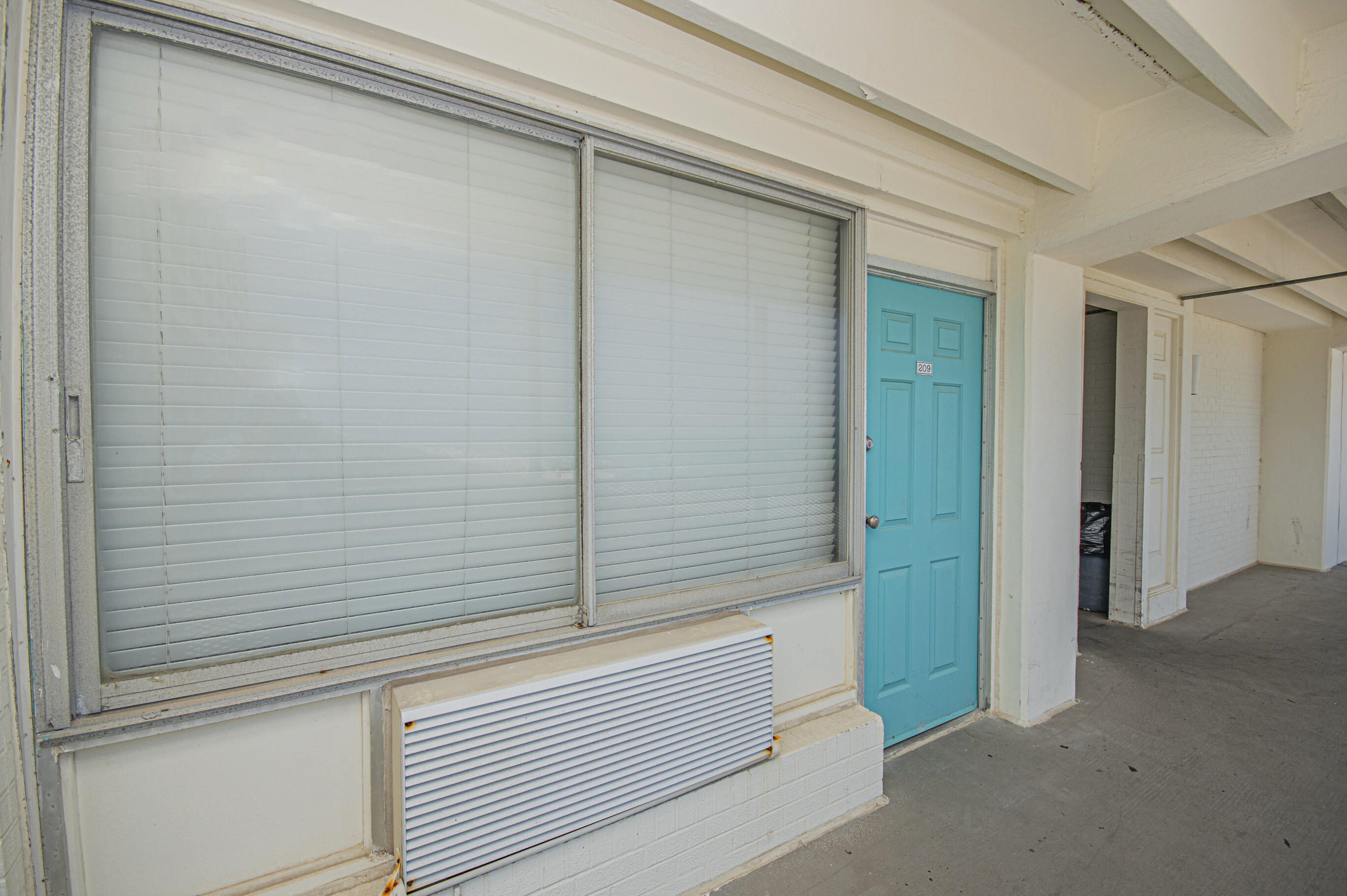 Fontainebleau Terrace - Residential