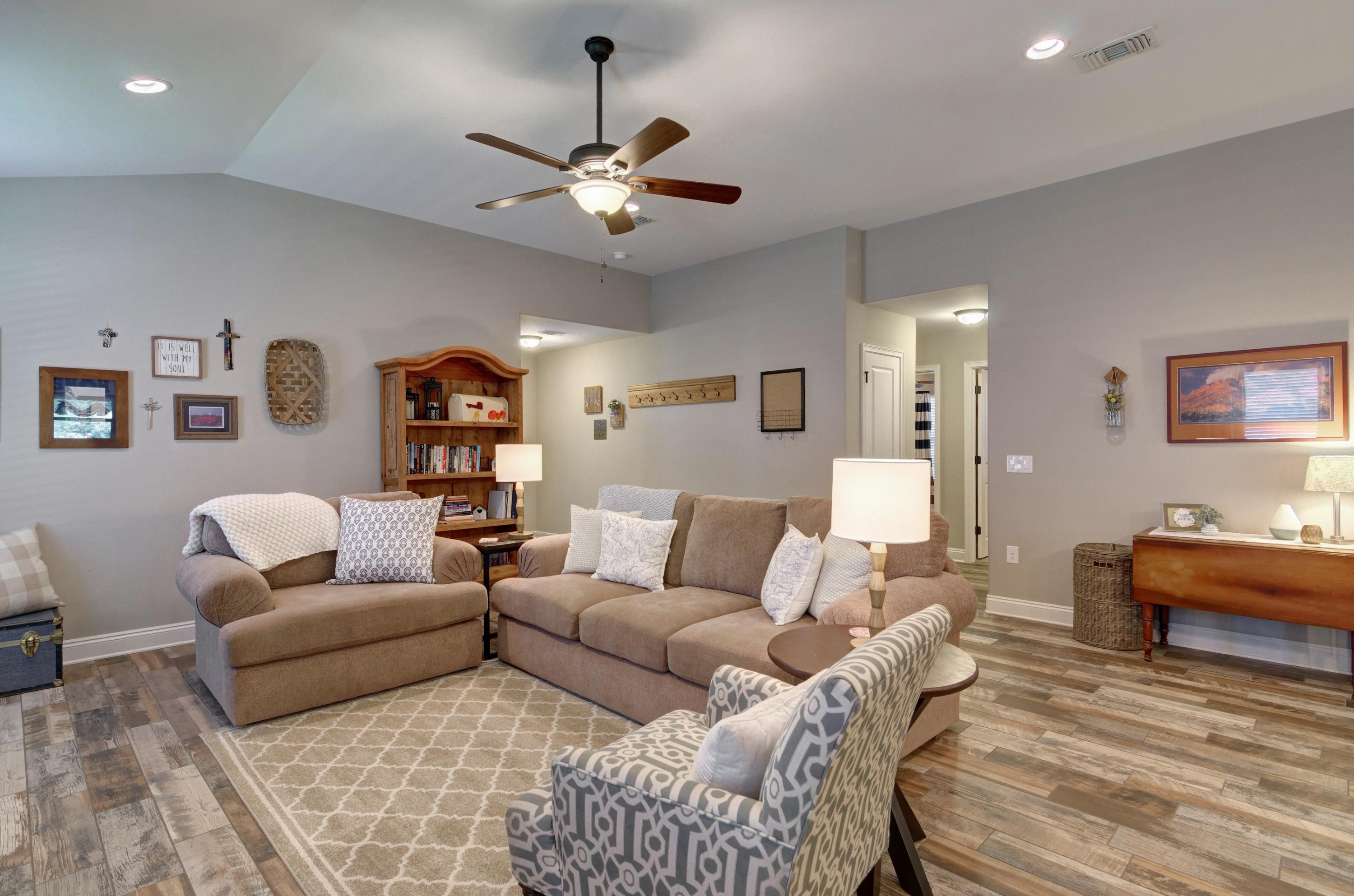 NAVARRE S/D 1ST ADDN - Residential