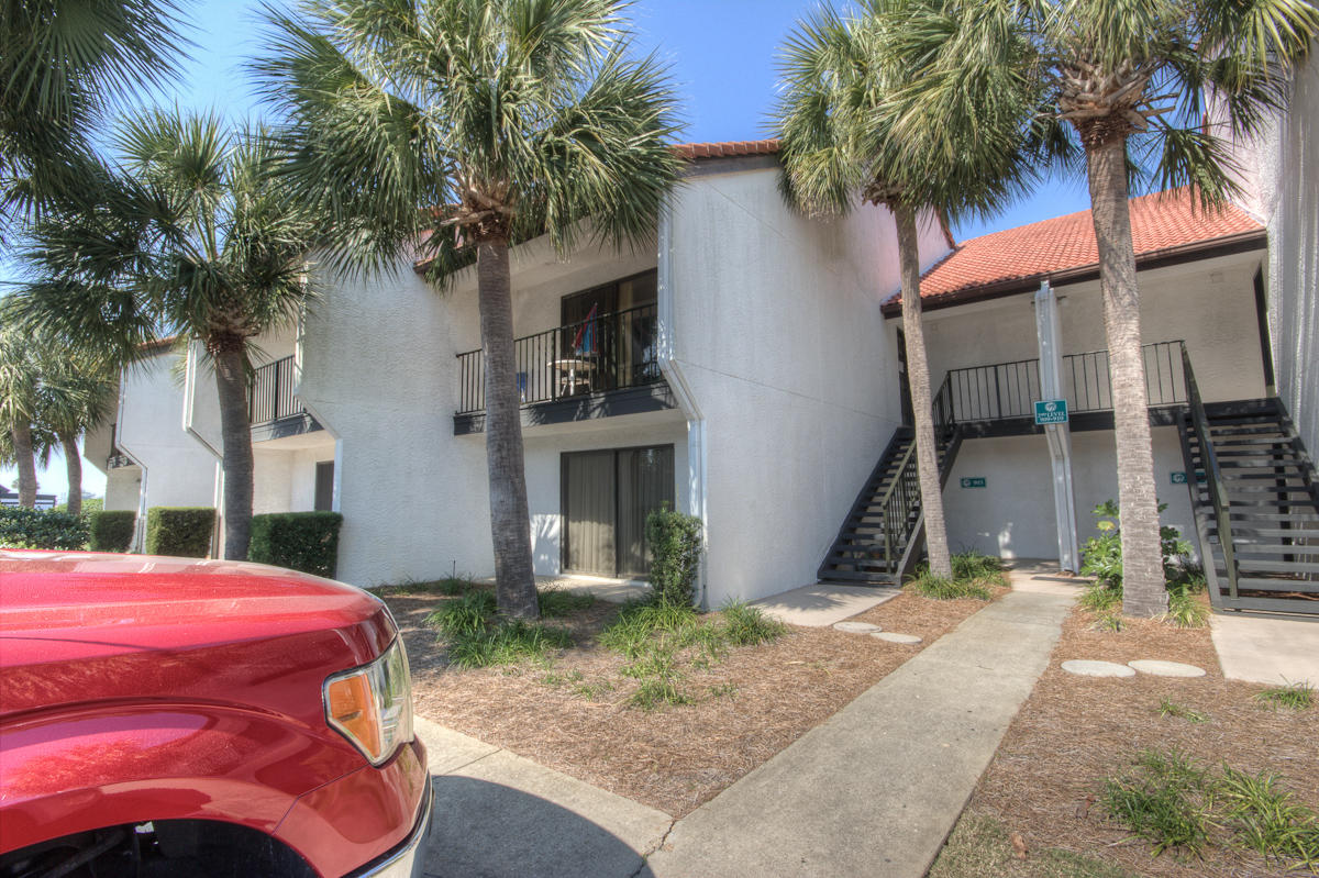 EDGEWATER GOLF VILLA II - Residential