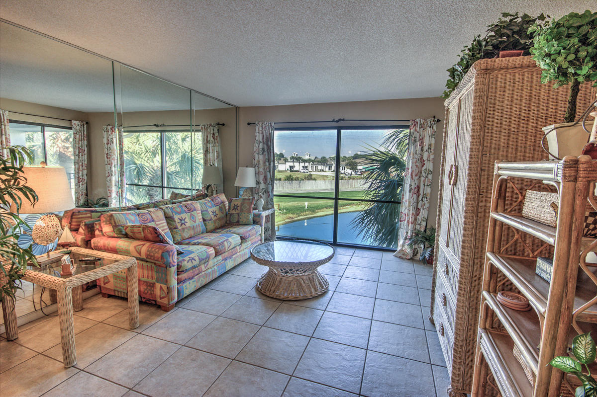 EDGEWATER GOLF VILLA II - Residential