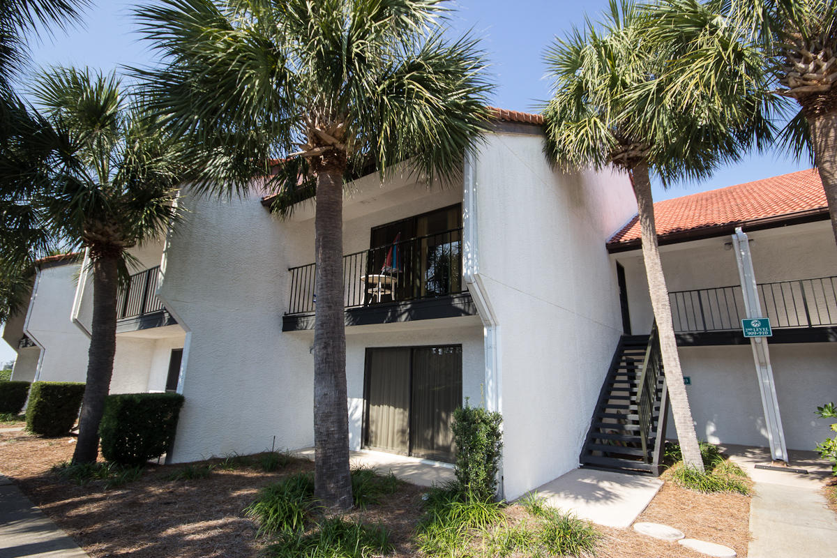 EDGEWATER GOLF VILLA II - Residential