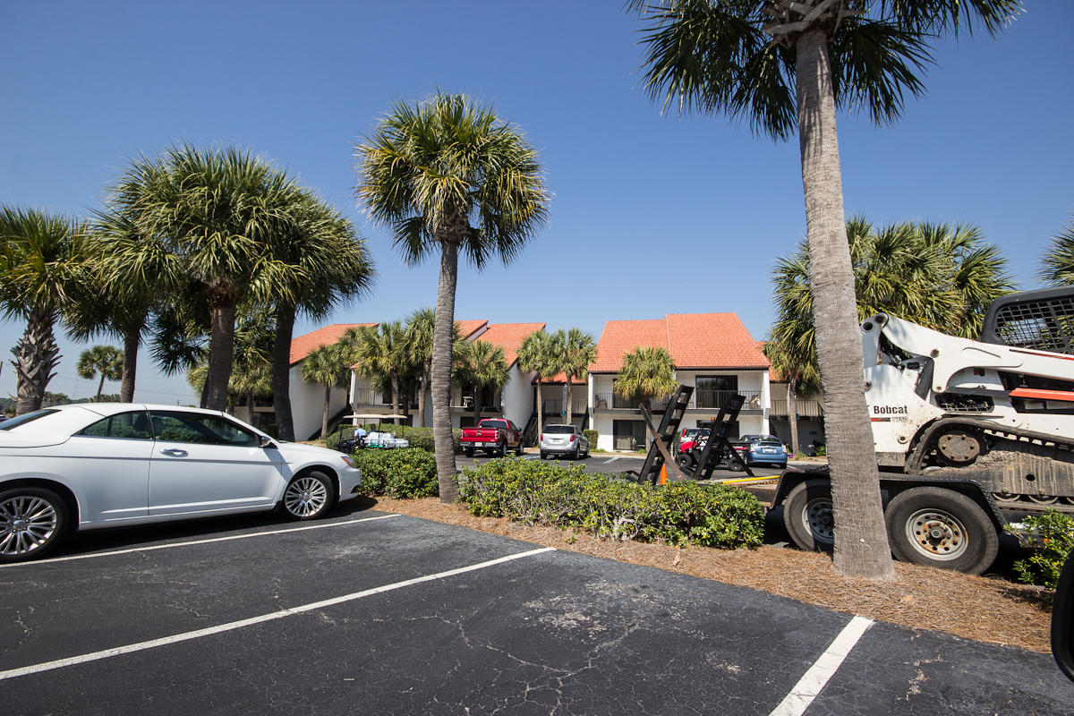 EDGEWATER GOLF VILLA II - Residential