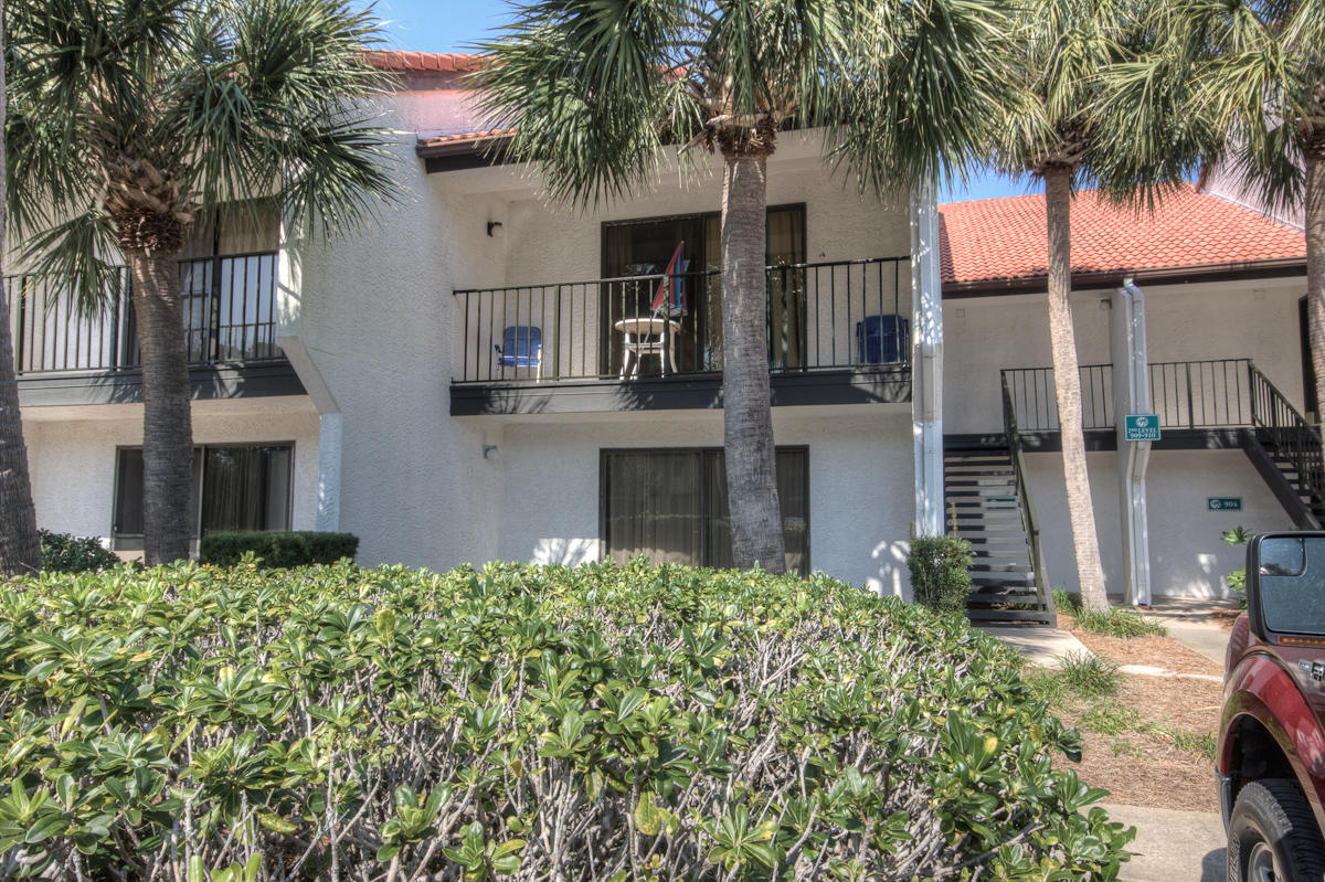 EDGEWATER GOLF VILLA II - Residential