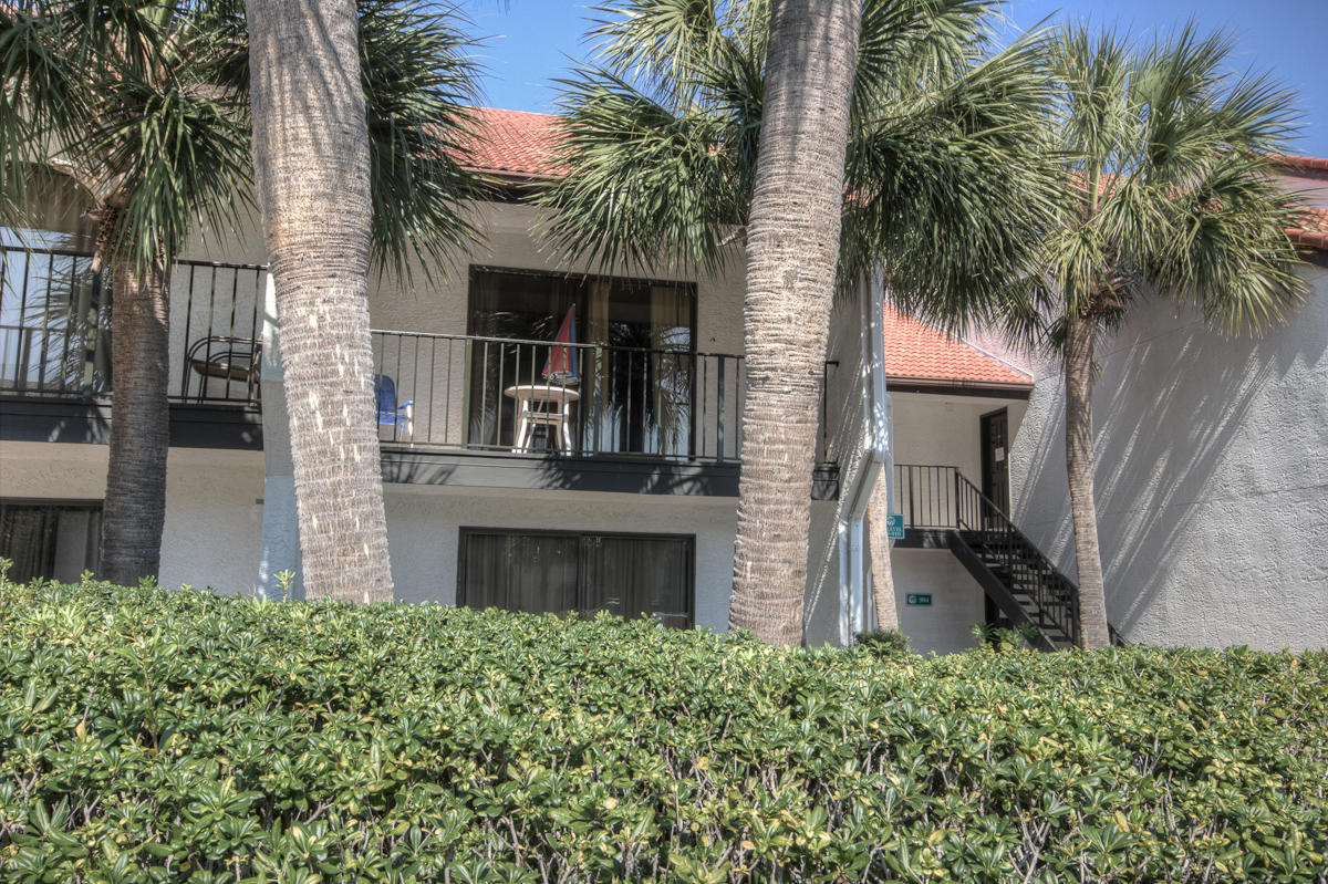 EDGEWATER GOLF VILLA II - Residential