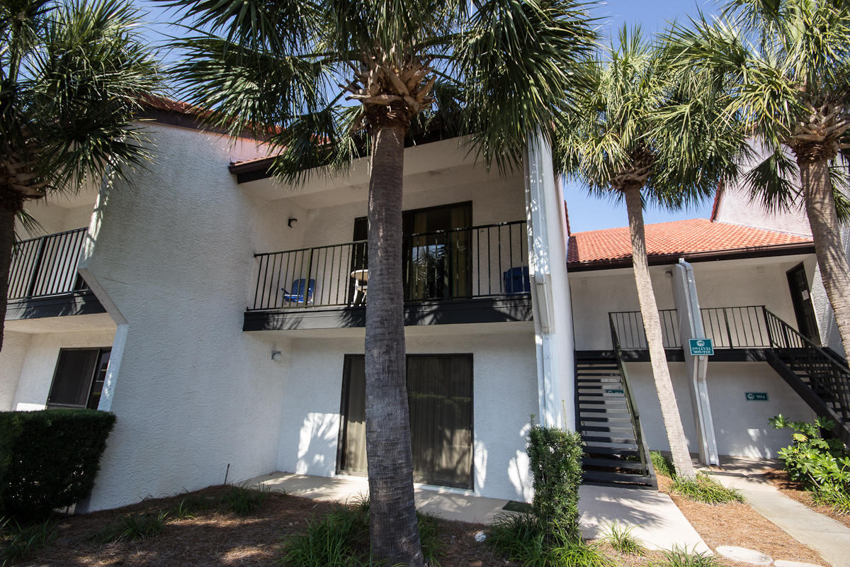 EDGEWATER GOLF VILLA II - Residential