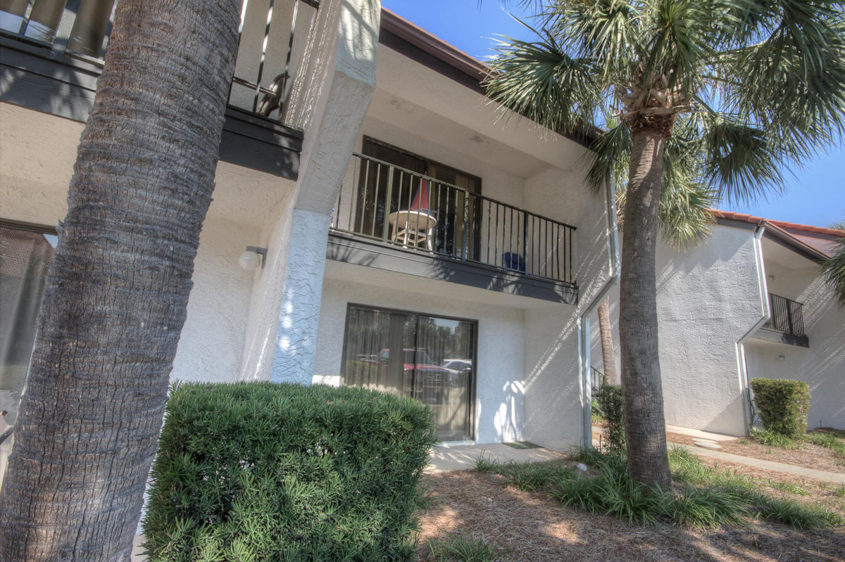 EDGEWATER GOLF VILLA II - Residential