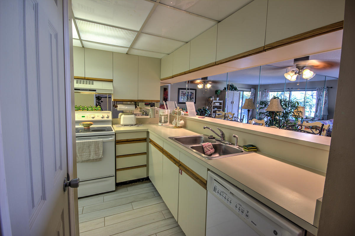 EDGEWATER GOLF VILLA II - Residential