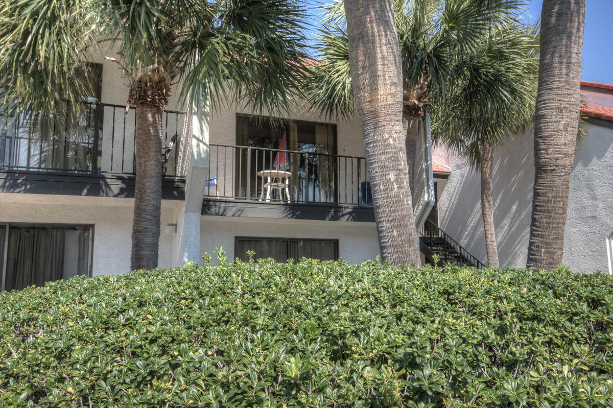 EDGEWATER GOLF VILLA II - Residential