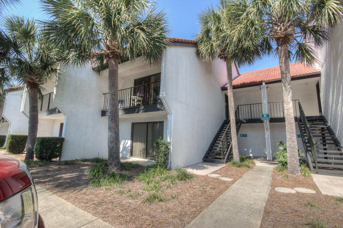 EDGEWATER GOLF VILLA II - Residential