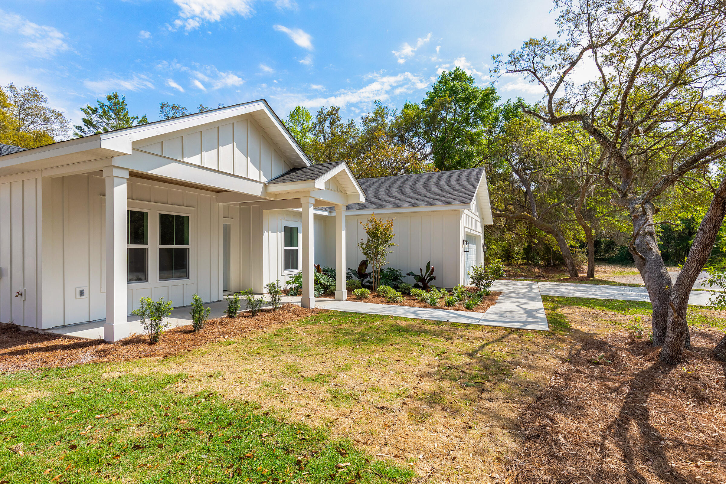 MAGNOLIA BAY ESTATES - Residential